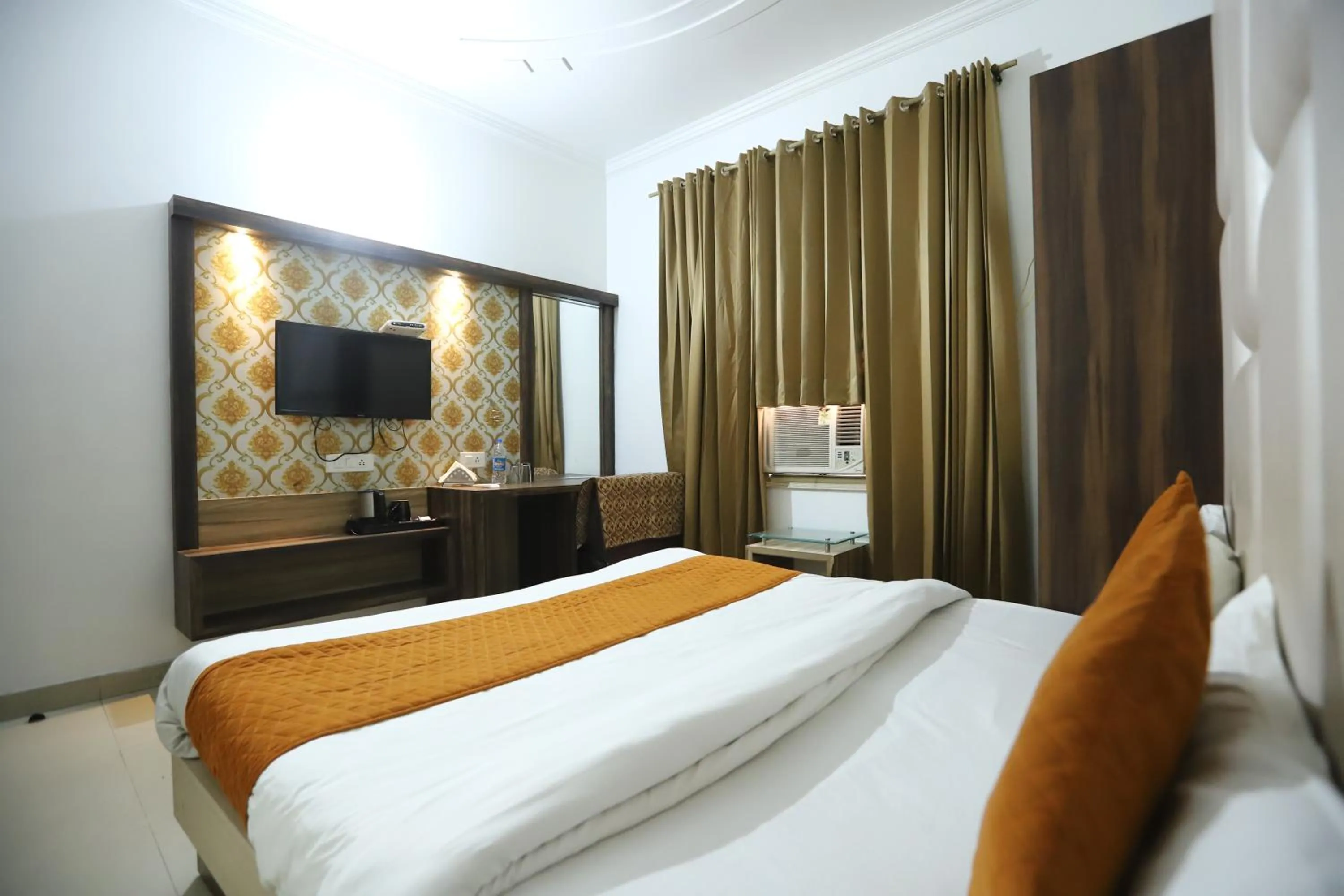 Bed in Hotel Malhotra inn 50 Meter from Golden Temple