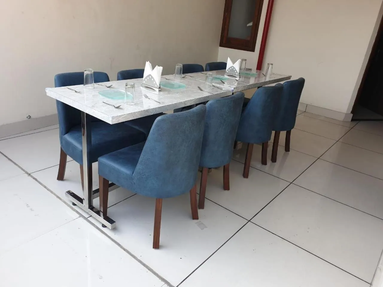 Dining area in Hotel Malhotra inn 50 Meter from Golden Temple