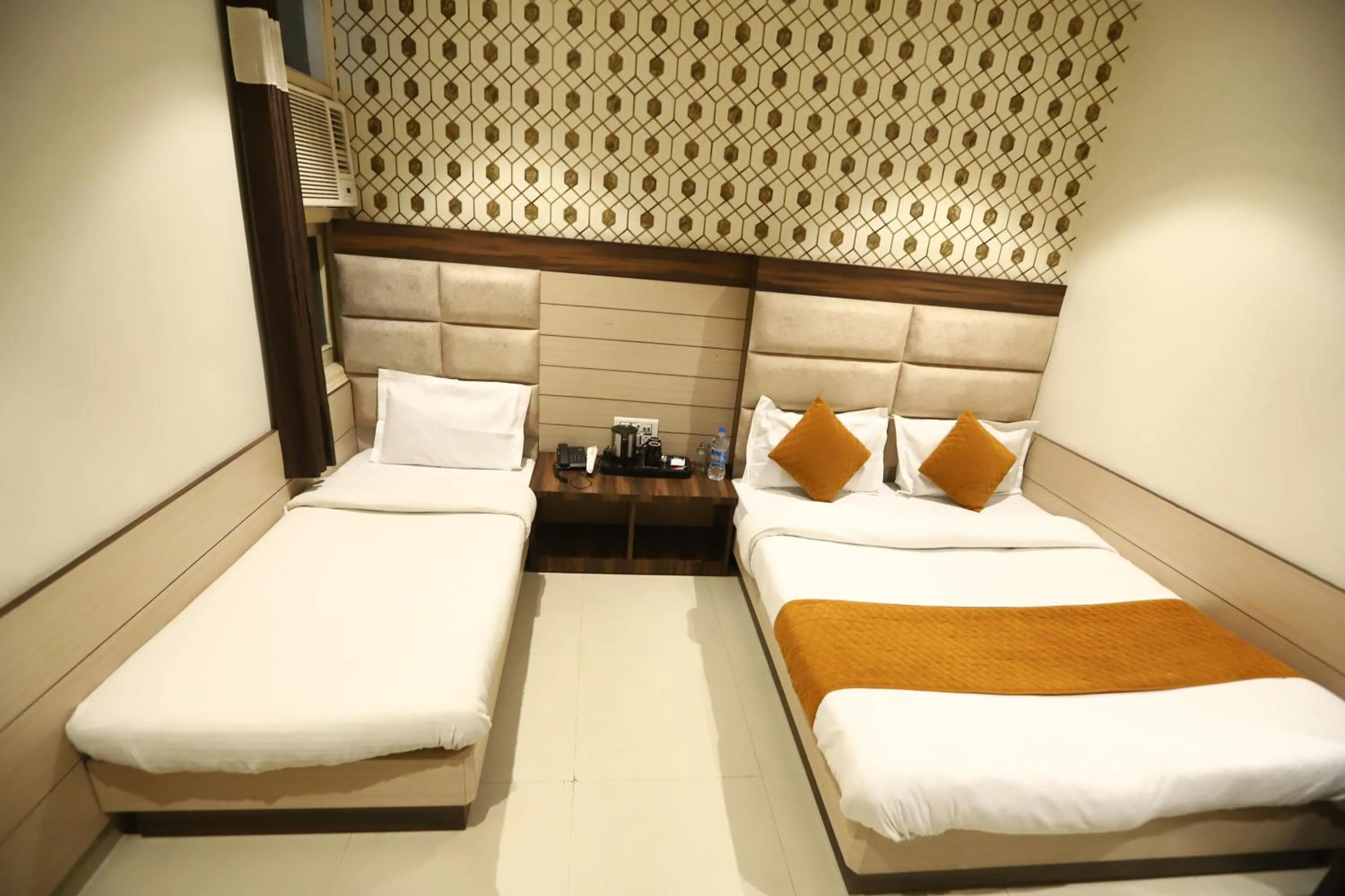 Bedroom, Bed in Hotel Malhotra inn 50 Meter from Golden Temple