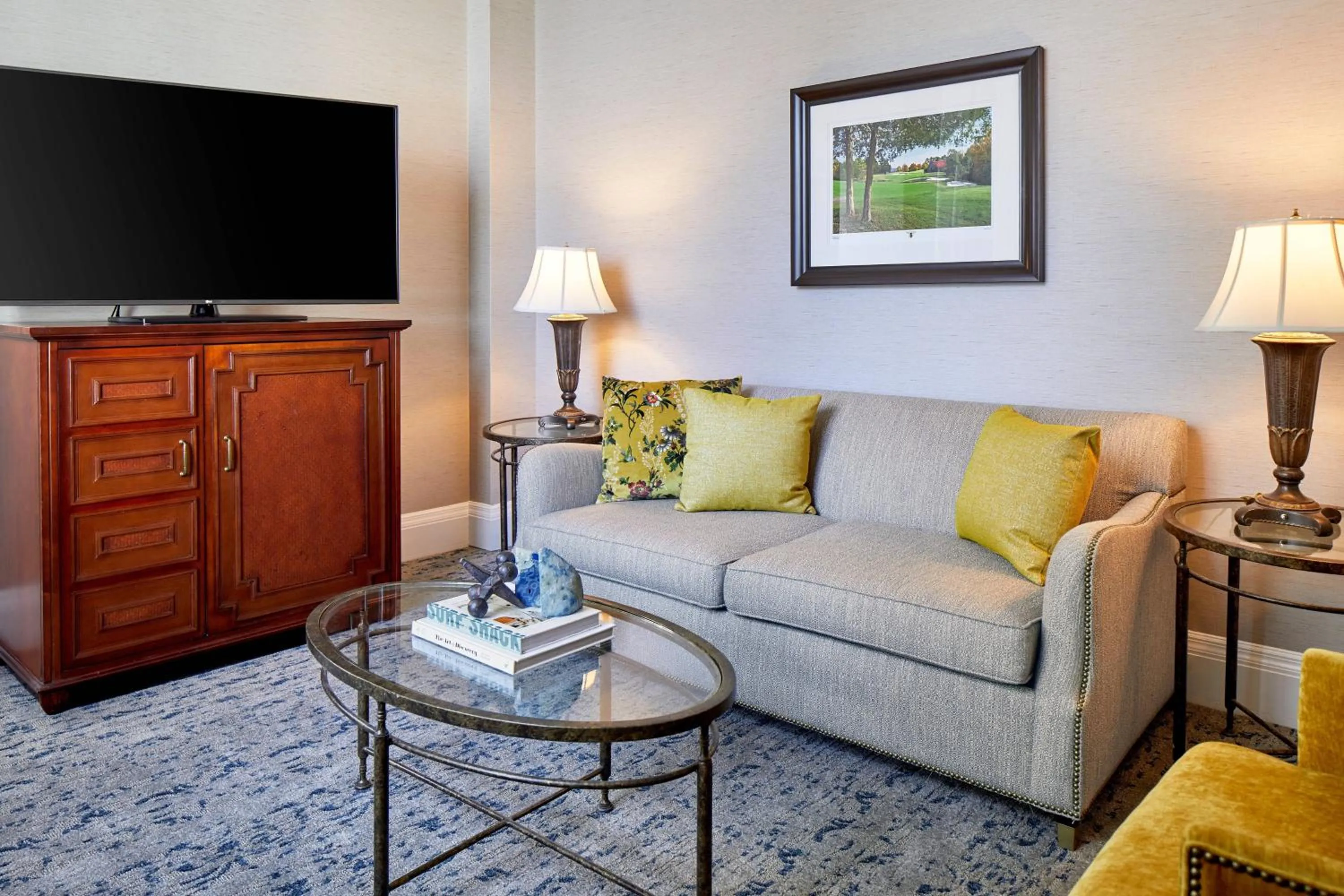 Living room in The Battle House Renaissance Mobile Hotel & Spa