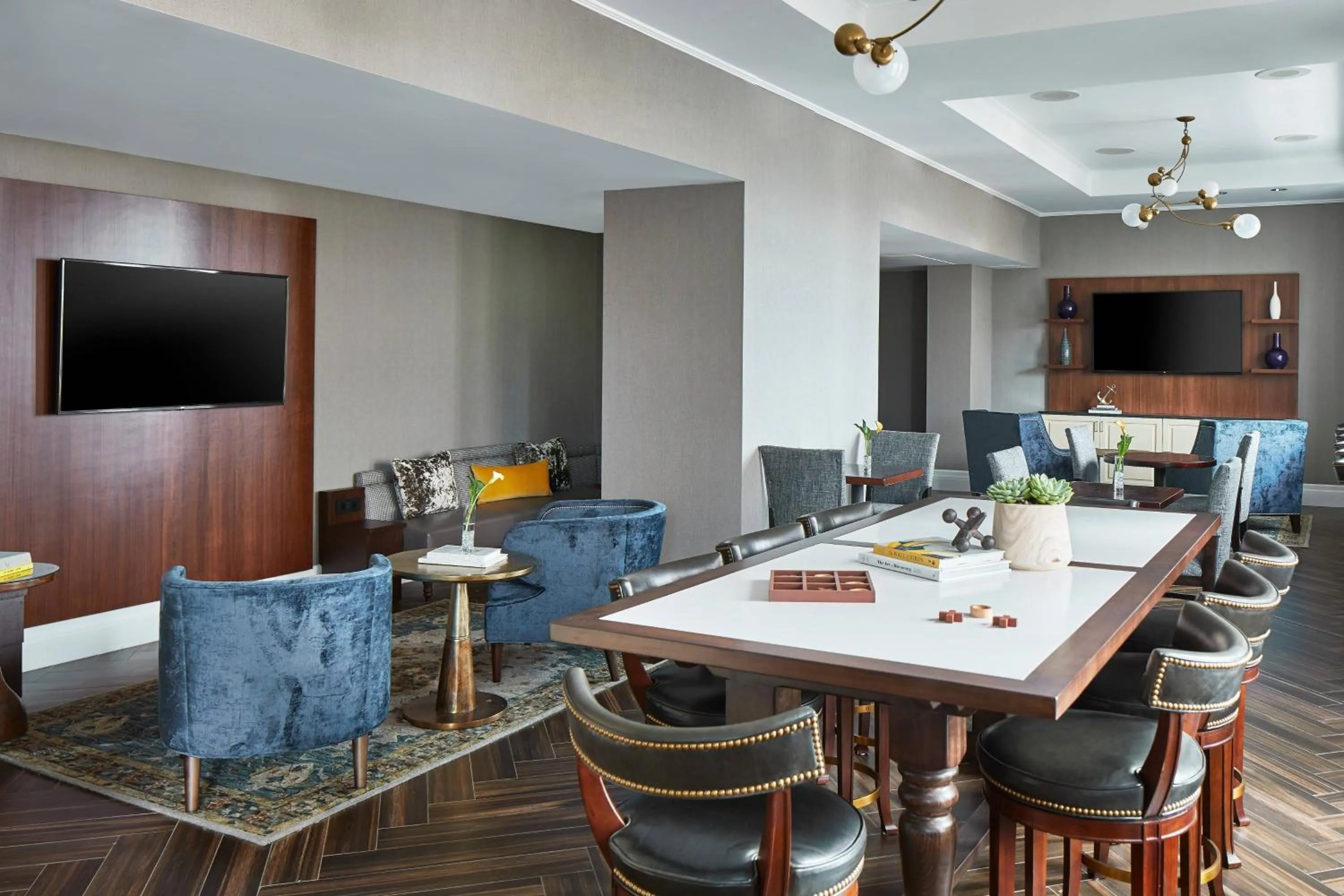 Lounge or bar in The Battle House Renaissance Mobile Hotel & Spa