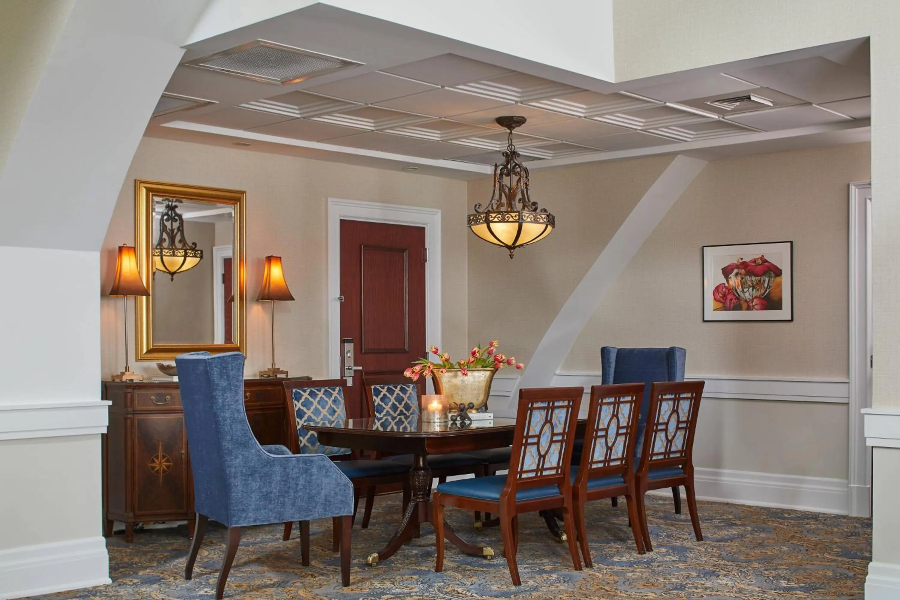 Photo of the whole room in The Battle House Renaissance Mobile Hotel & Spa