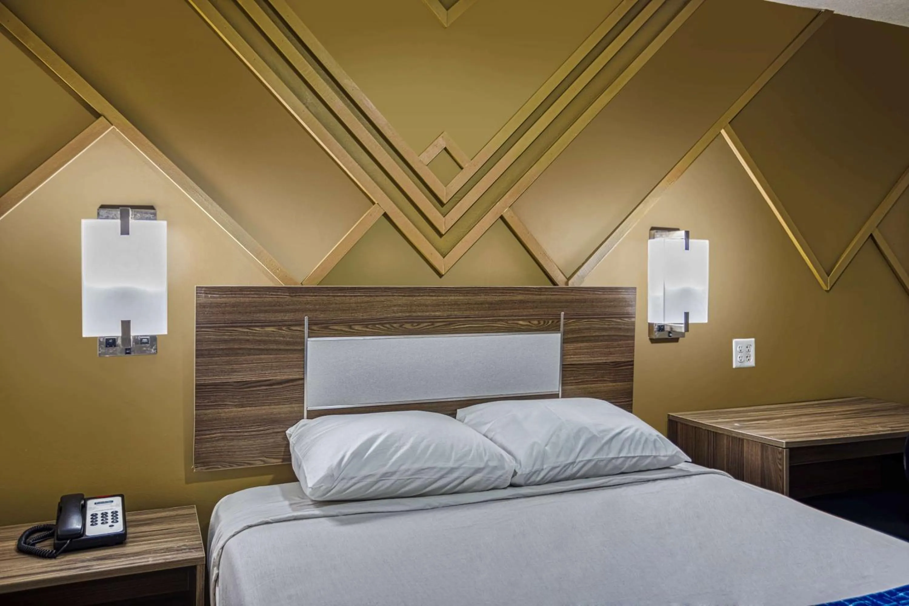 Photo of the whole room, Bed in City Center Downtown