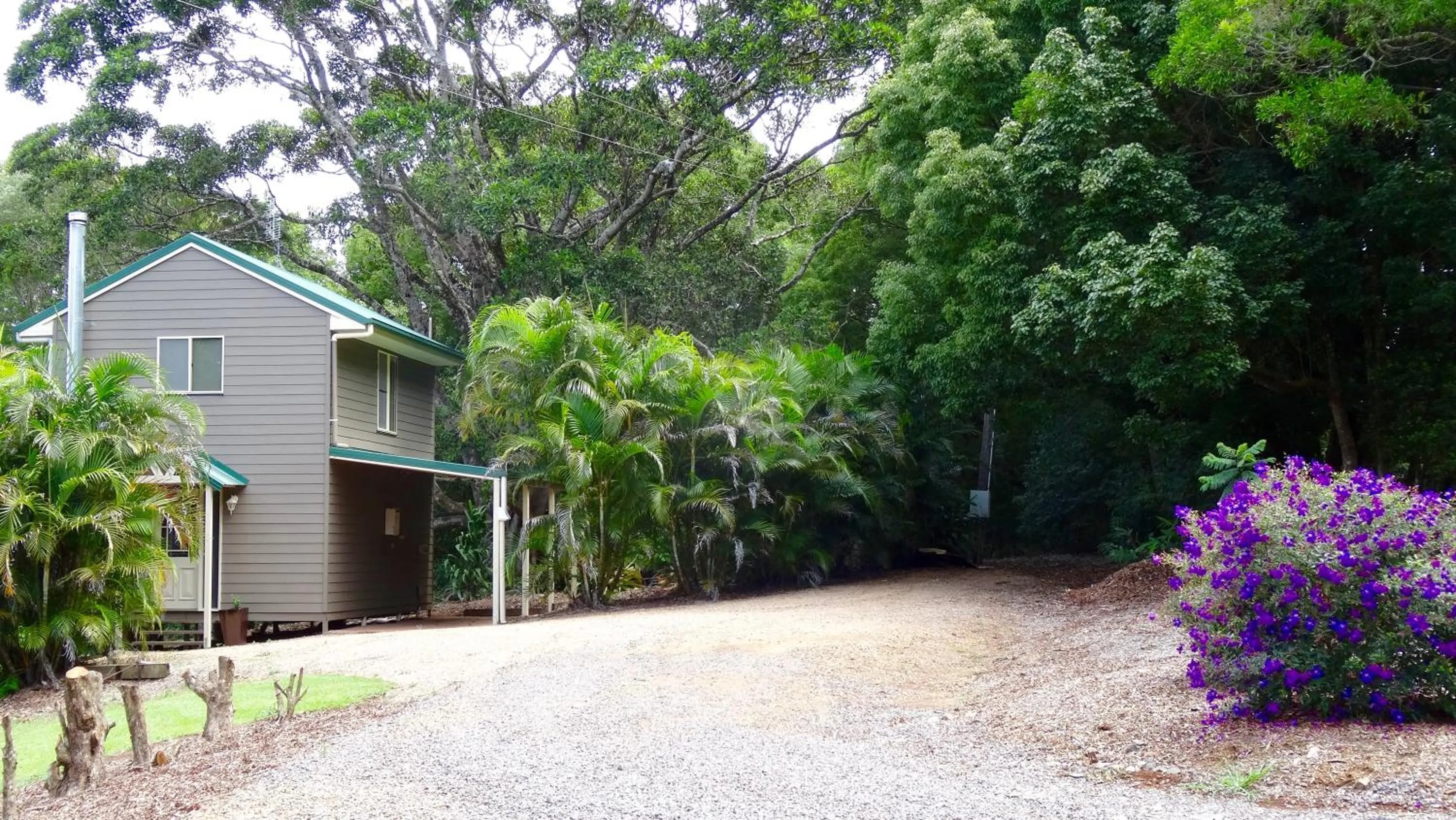 Facade/entrance in Maleny Luxury Cottages