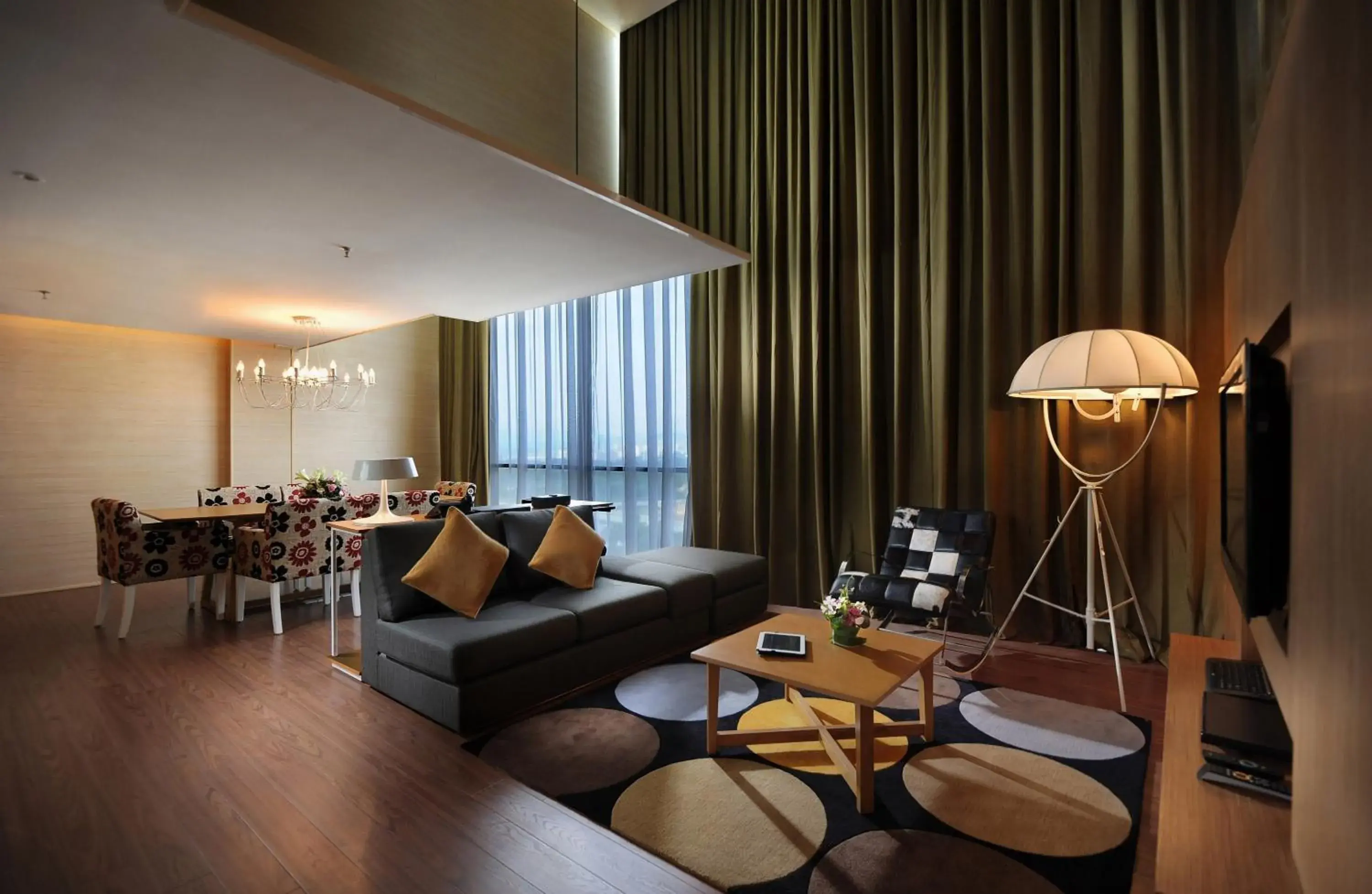 Living room, Restaurant/Places to Eat in Empire Hotel Subang