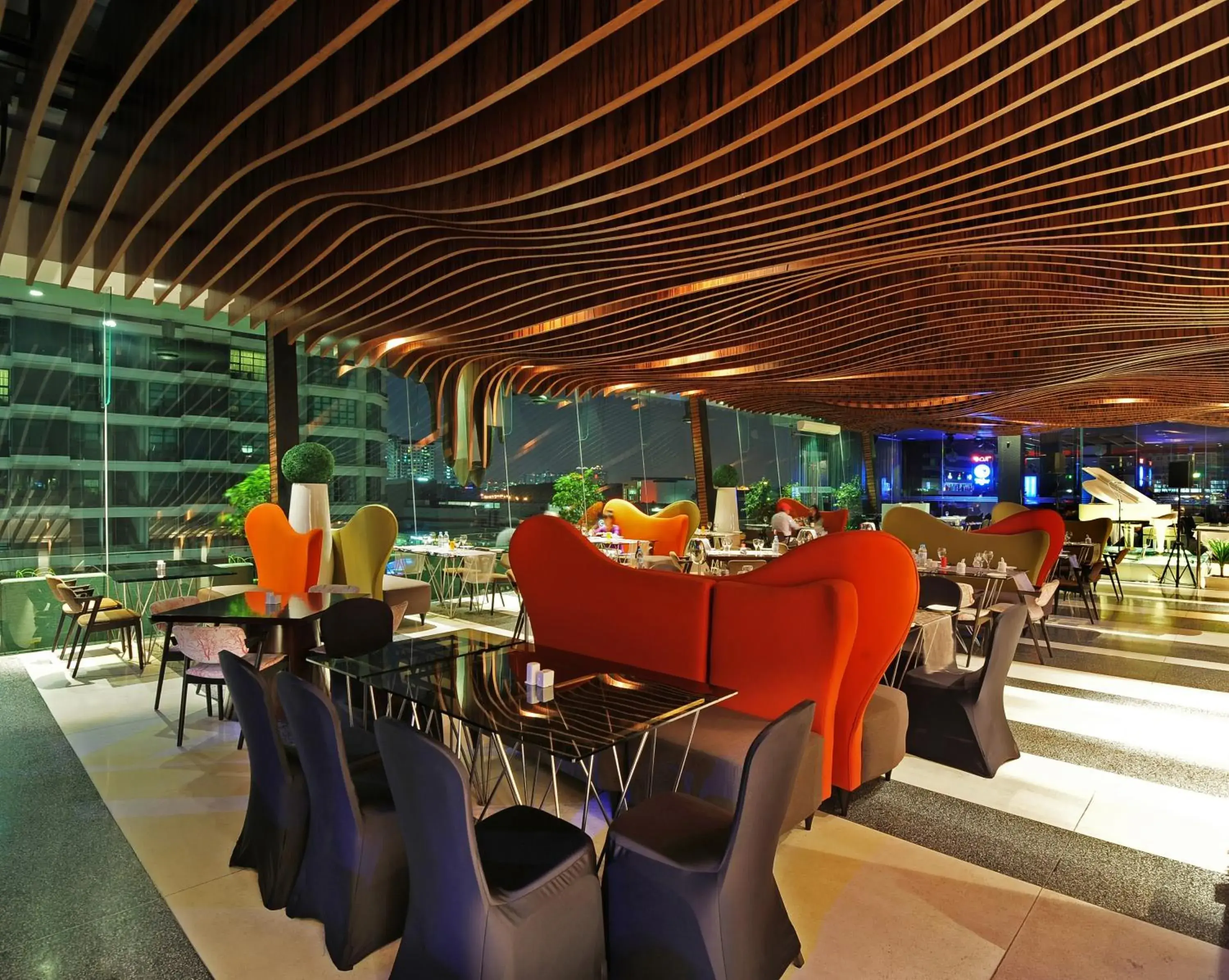 Lounge or bar, Restaurant/Places to Eat in Empire Hotel Subang