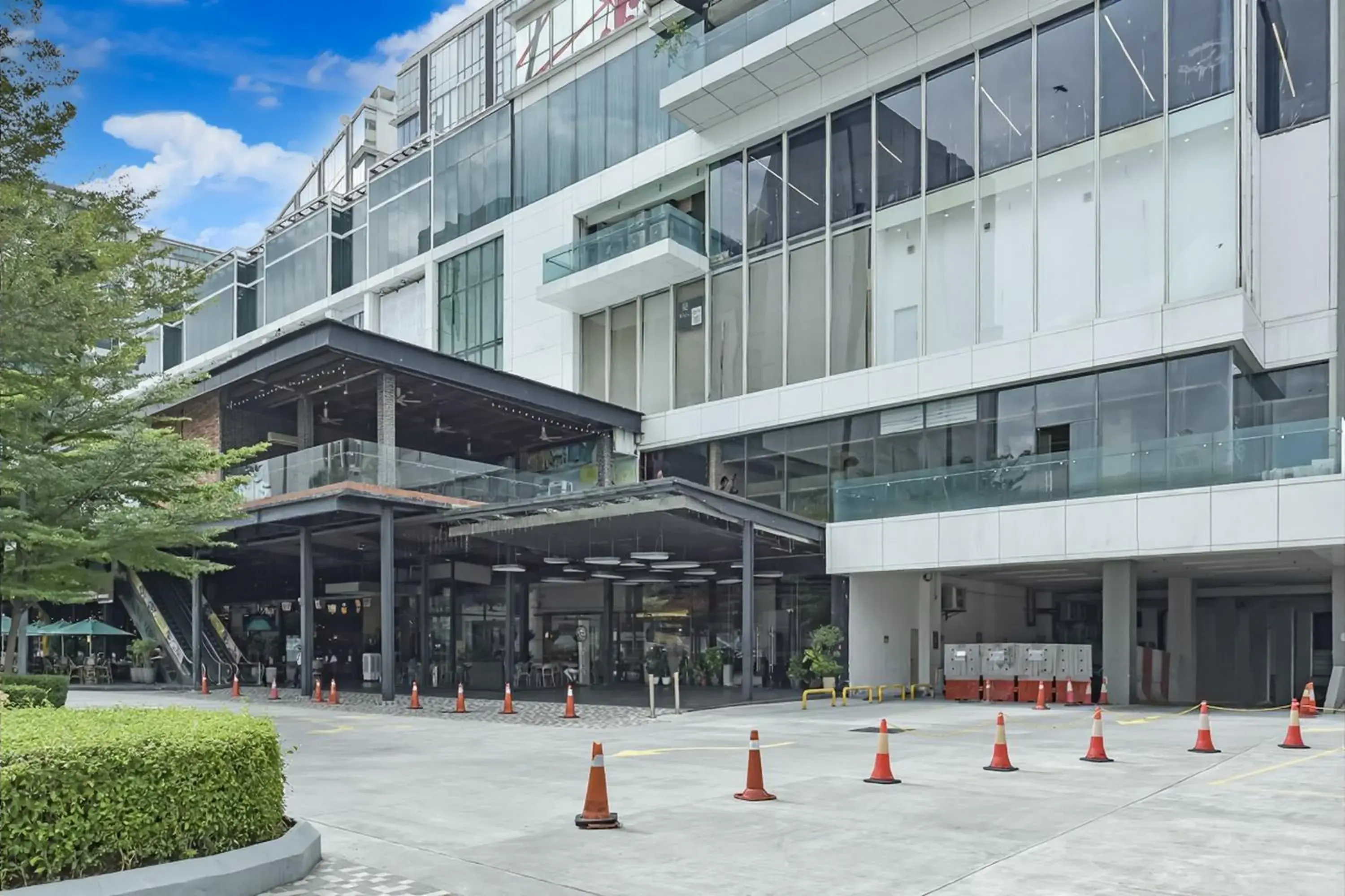 Property building in Sunday Hotel Subang Property building in Sunday Hotel Subang