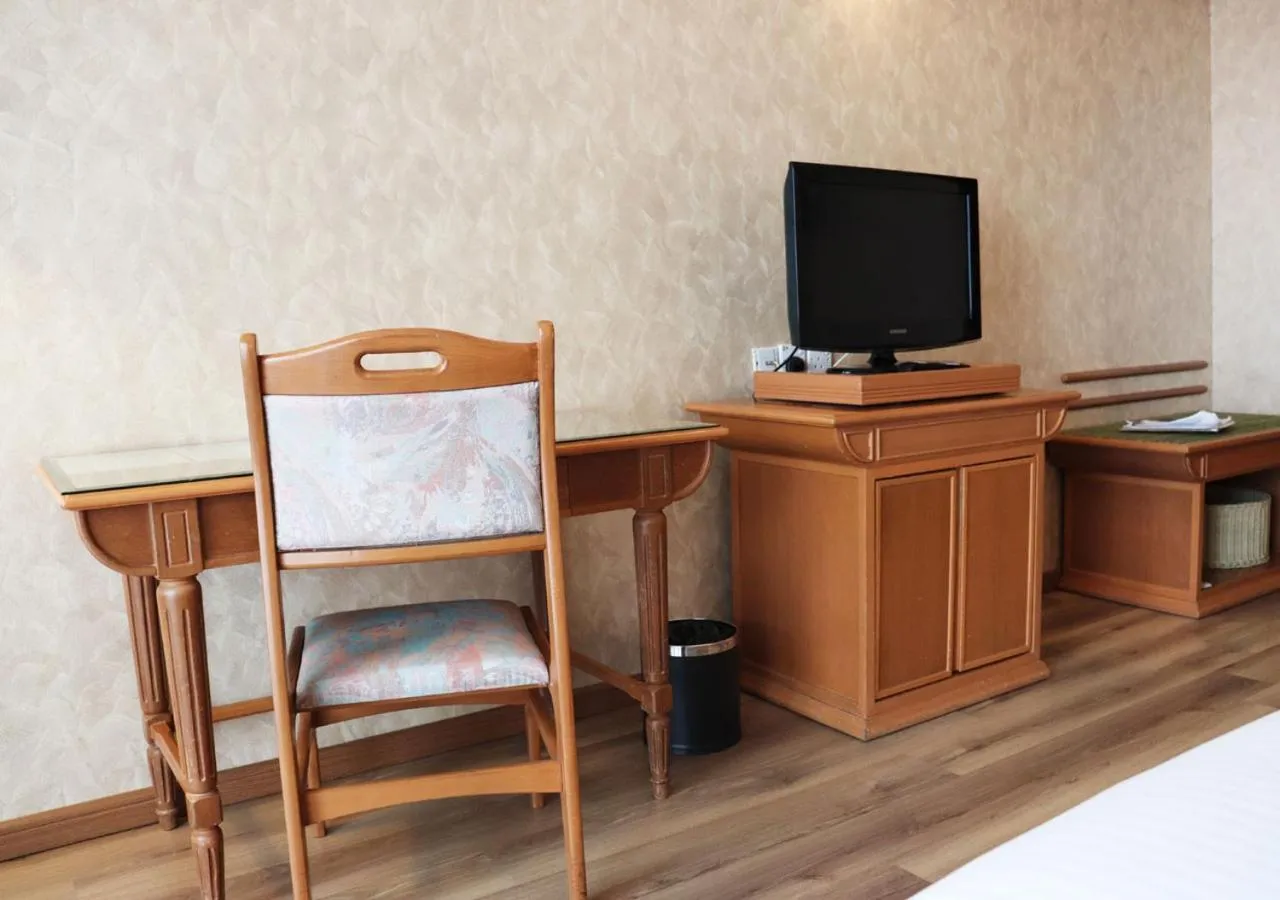 TV and multimedia in Grand Palace Hotel