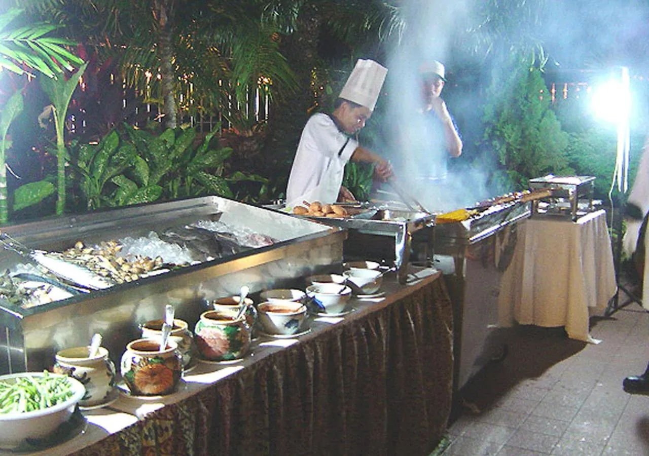 BBQ facilities in Grand Palace Hotel