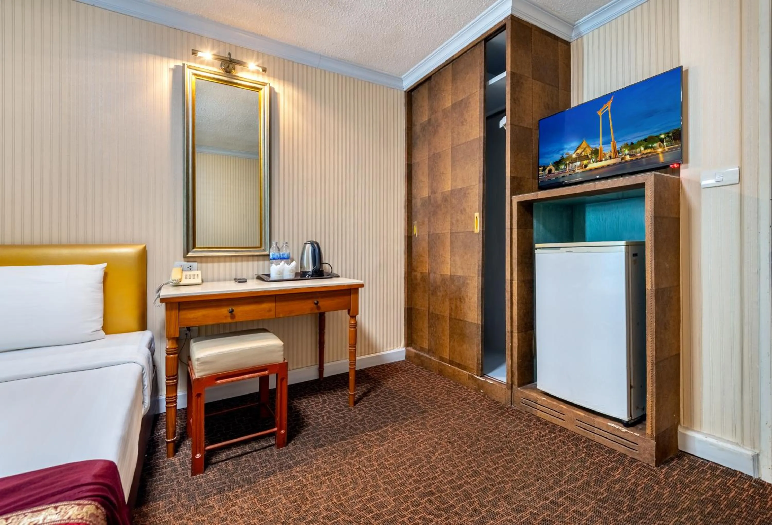 wardrobe, Bed in NASA BANGKOK - Airport Rail Link Ramkhamhang