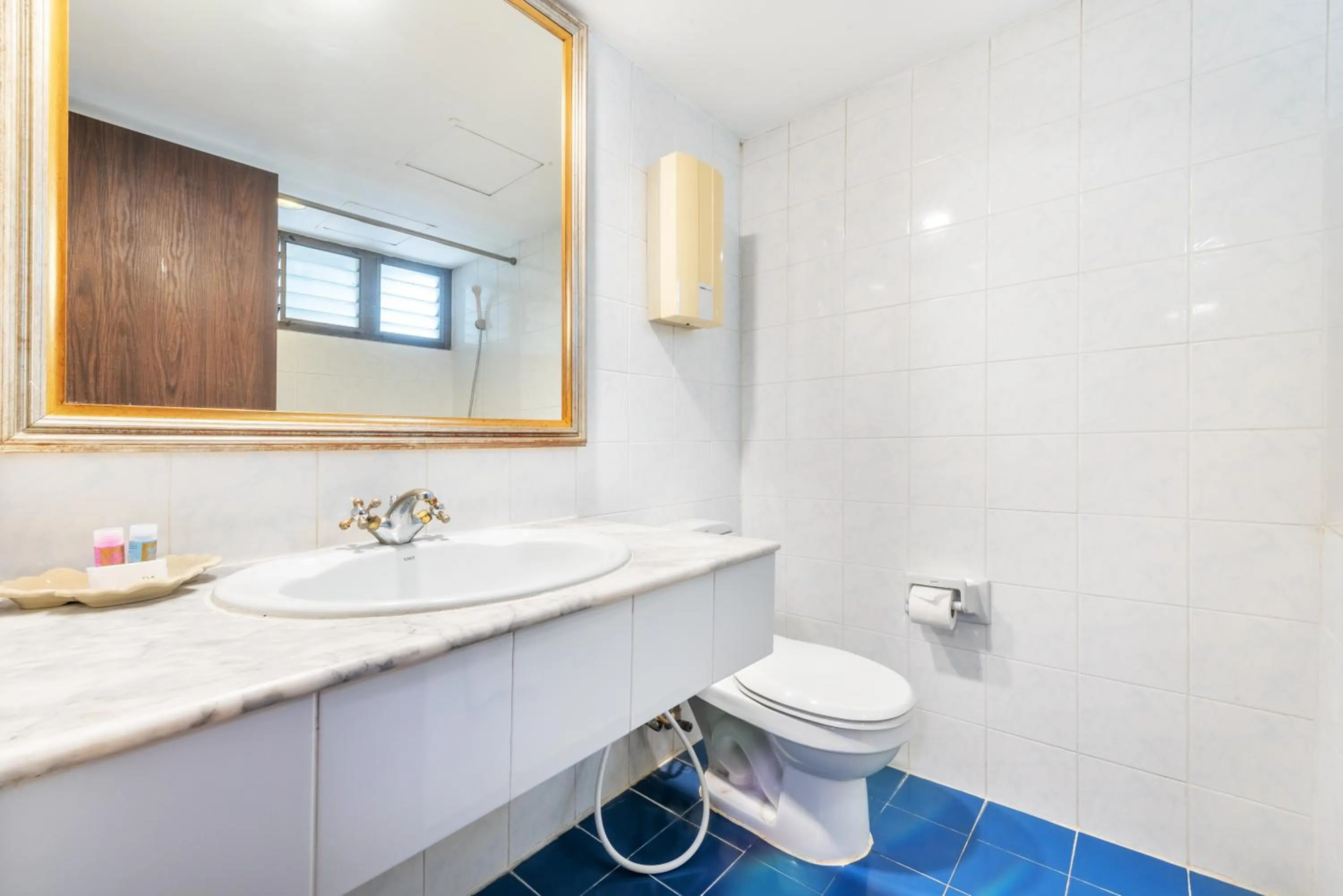 Bathroom in NASA BANGKOK - Airport Rail Link Ramkhamhang