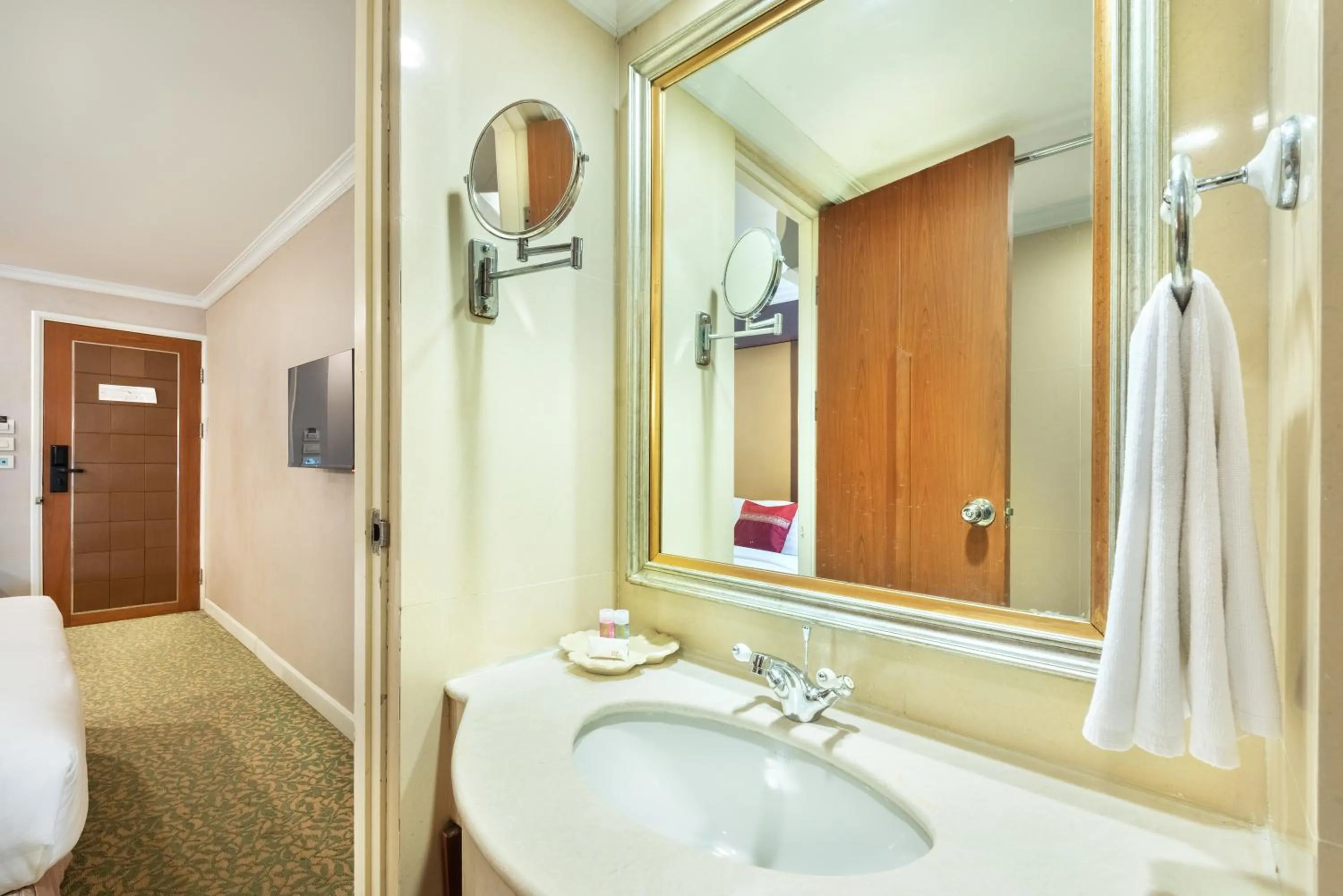 Bathroom in NASA BANGKOK - Airport Rail Link Ramkhamhang