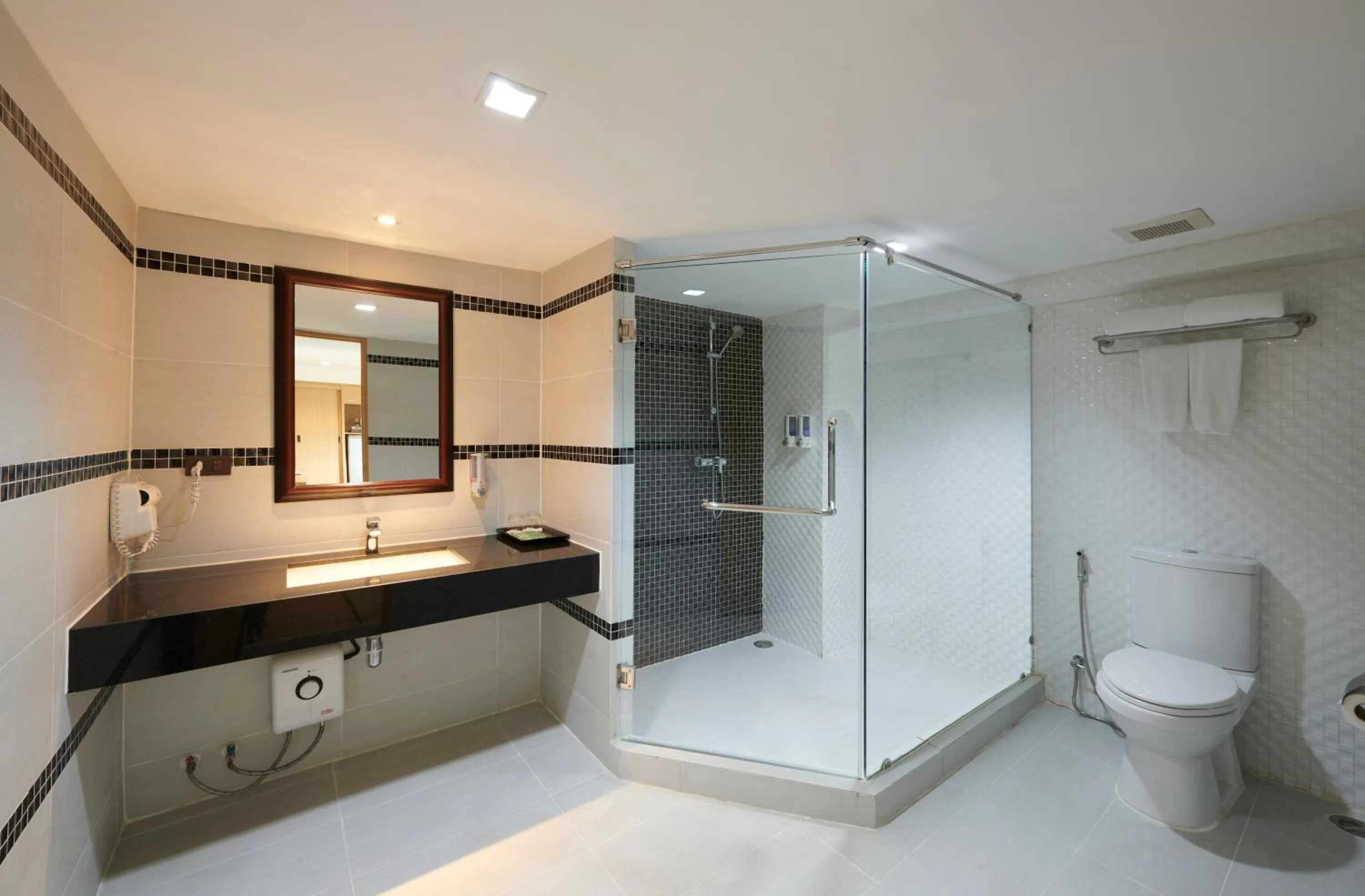 Shower in Adelphi Pattaya