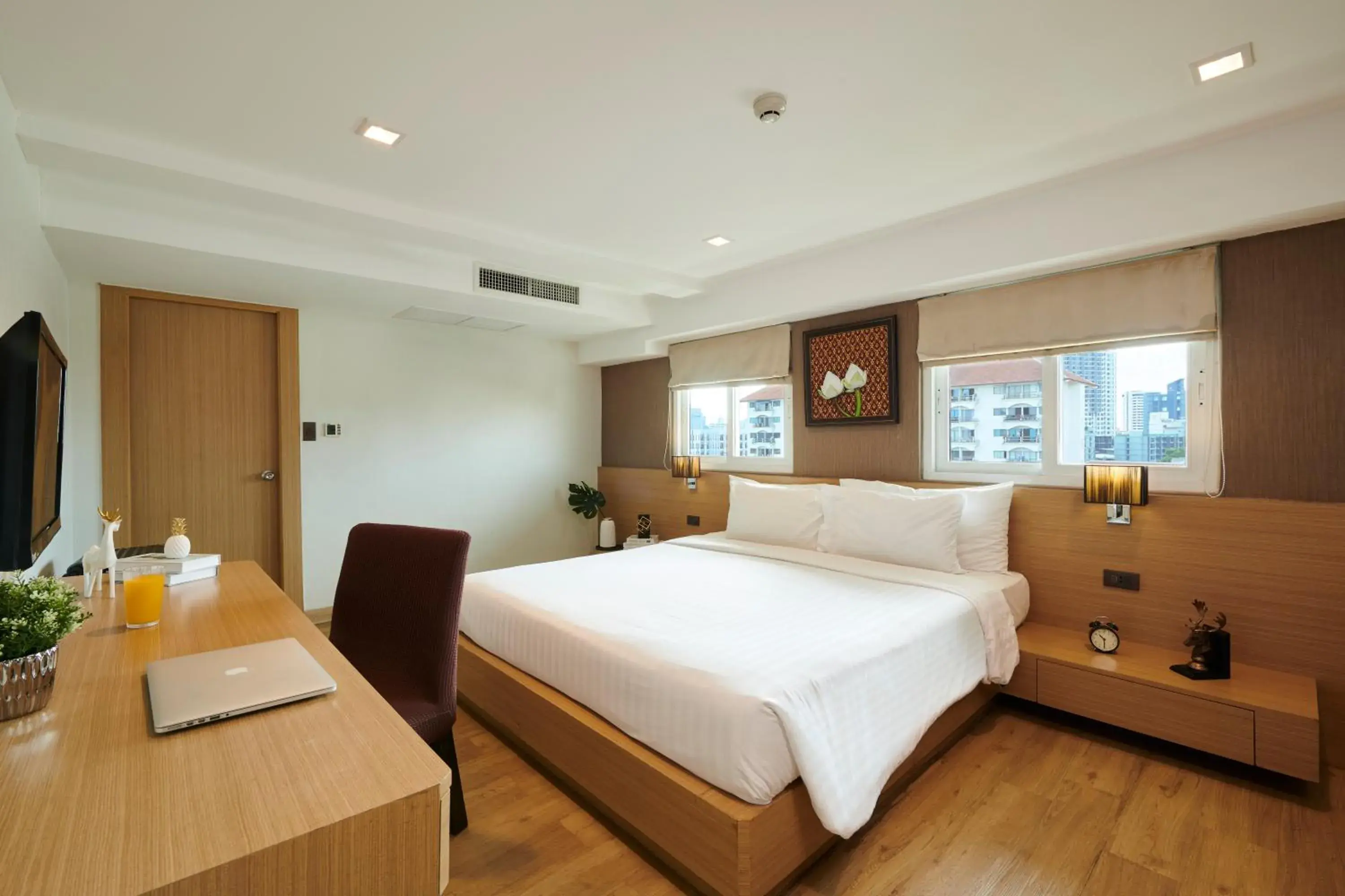 Bed in Adelphi Pattaya Bed in Adelphi Pattaya