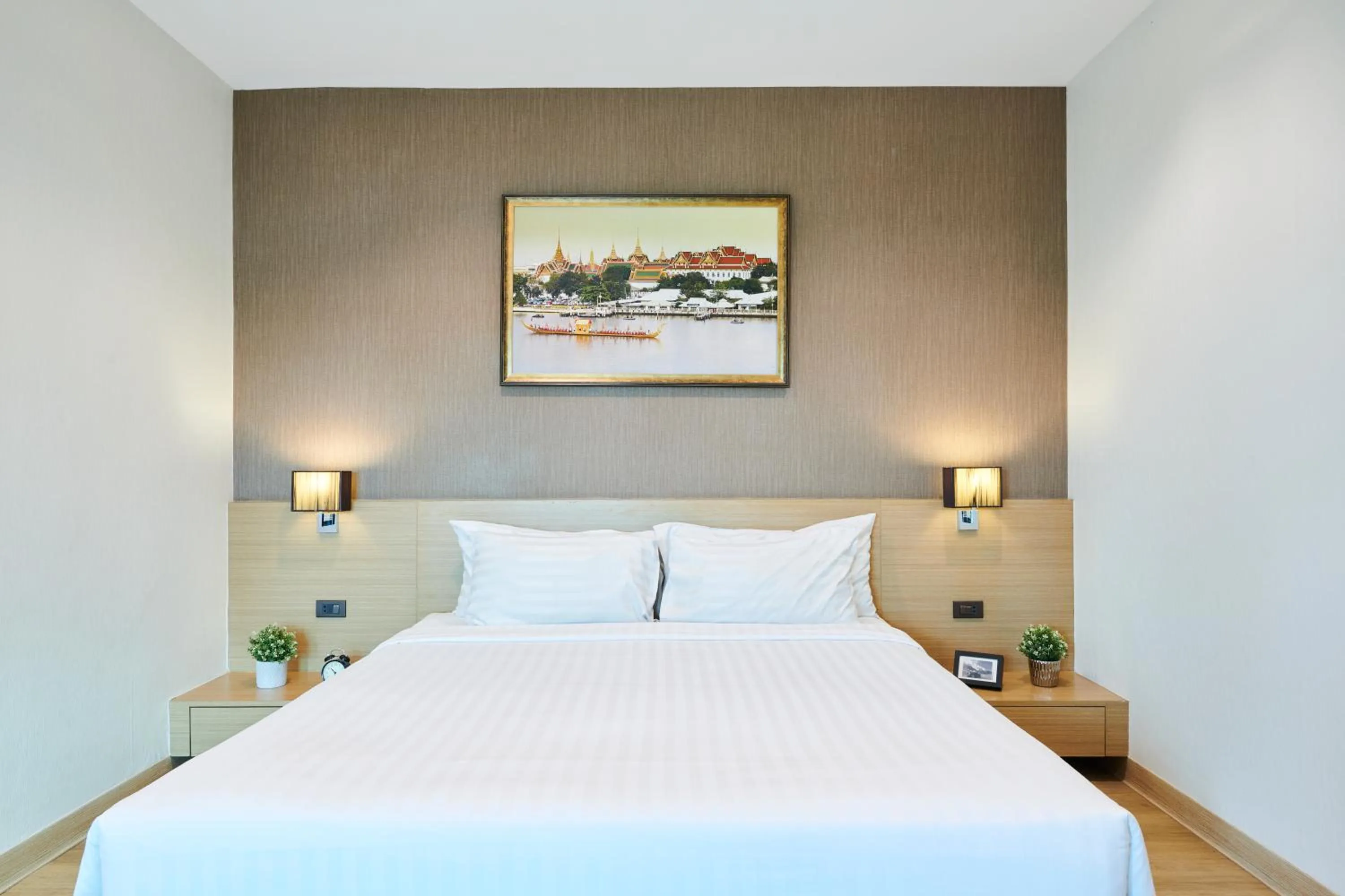 Bed in Adelphi Pattaya