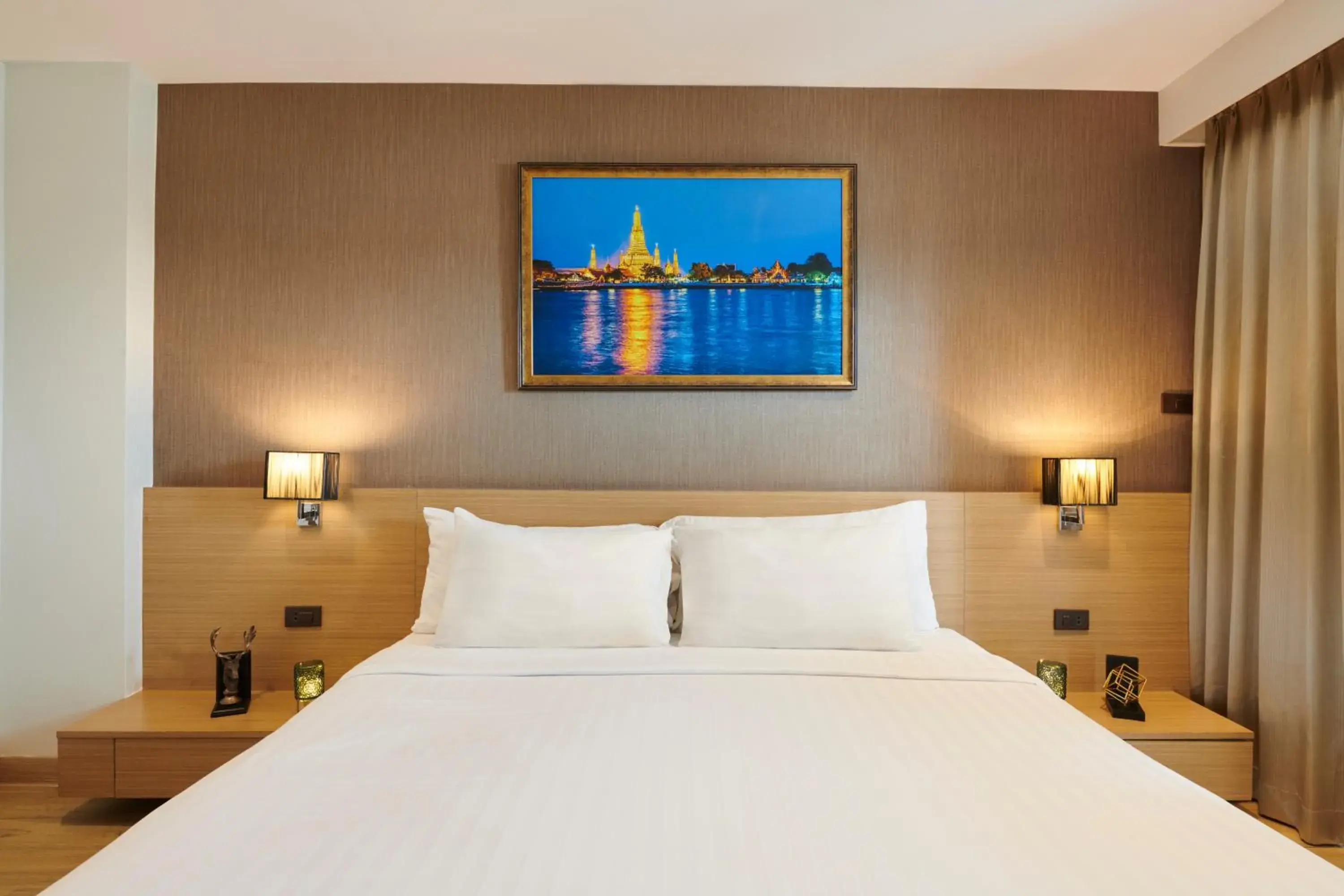 Bed in Adelphi Pattaya Bed in Adelphi Pattaya