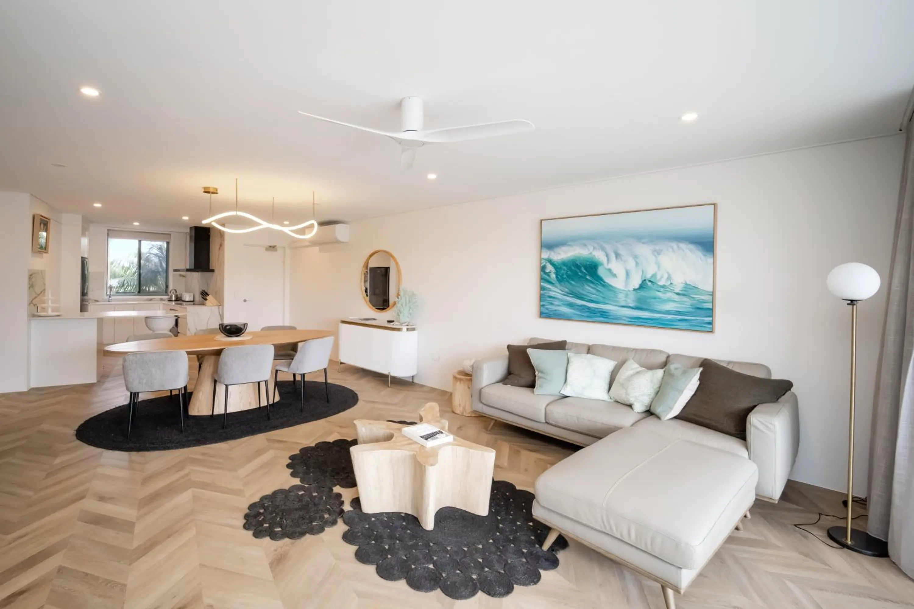 TV and multimedia in Bay Royal Apartments