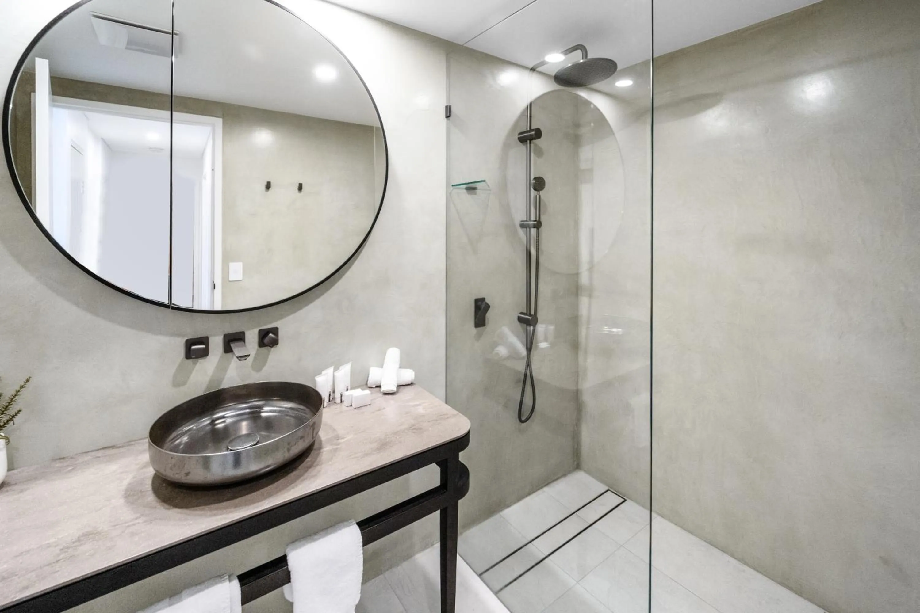 Bathroom in Bay Royal Apartments