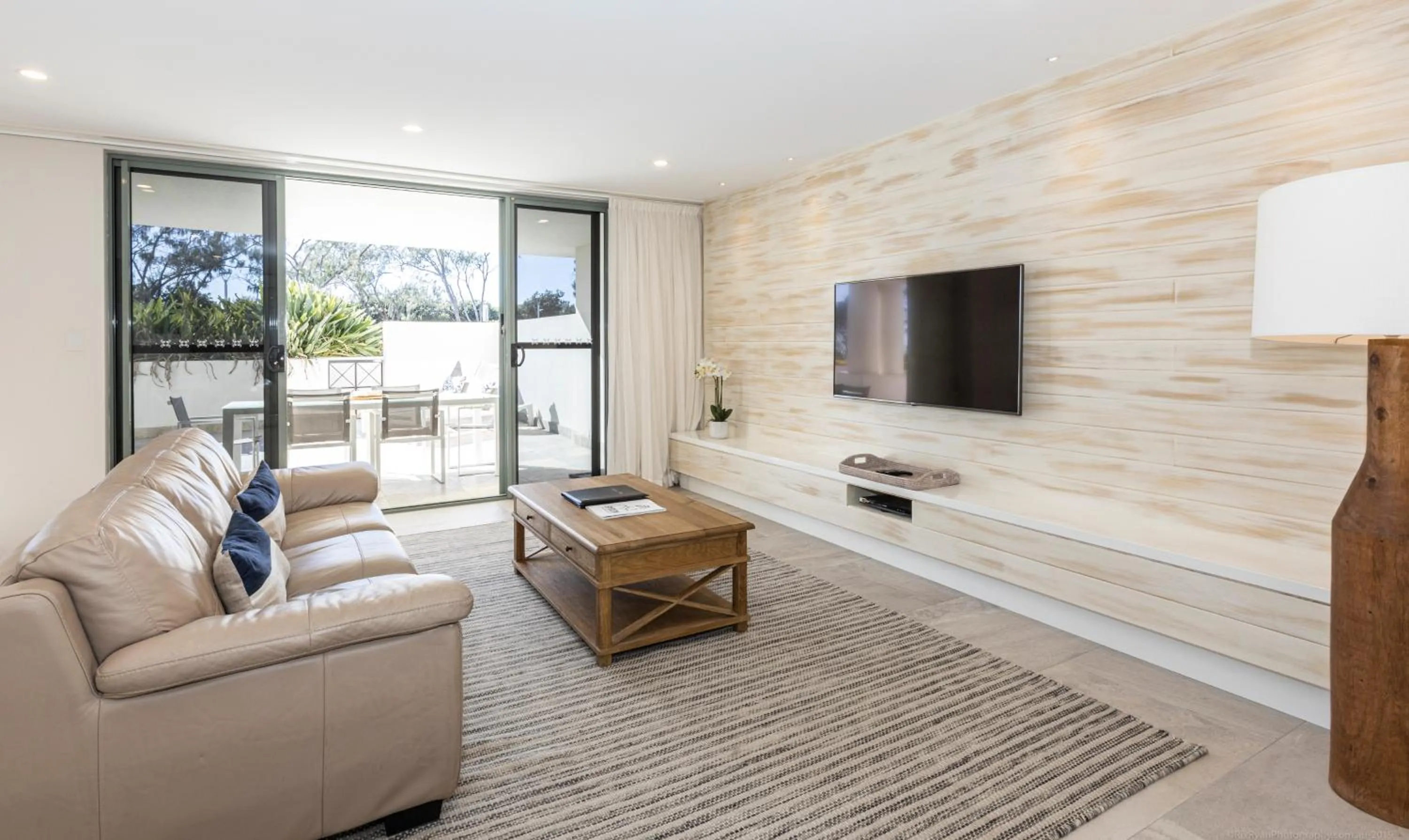 TV and multimedia in Bay Royal Apartments