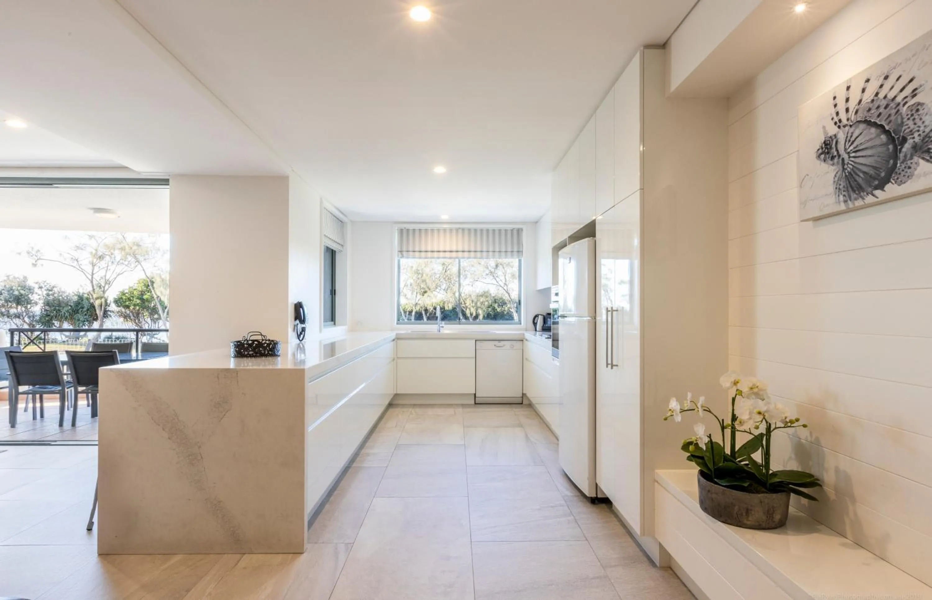 Kitchen or kitchenette in Bay Royal Apartments