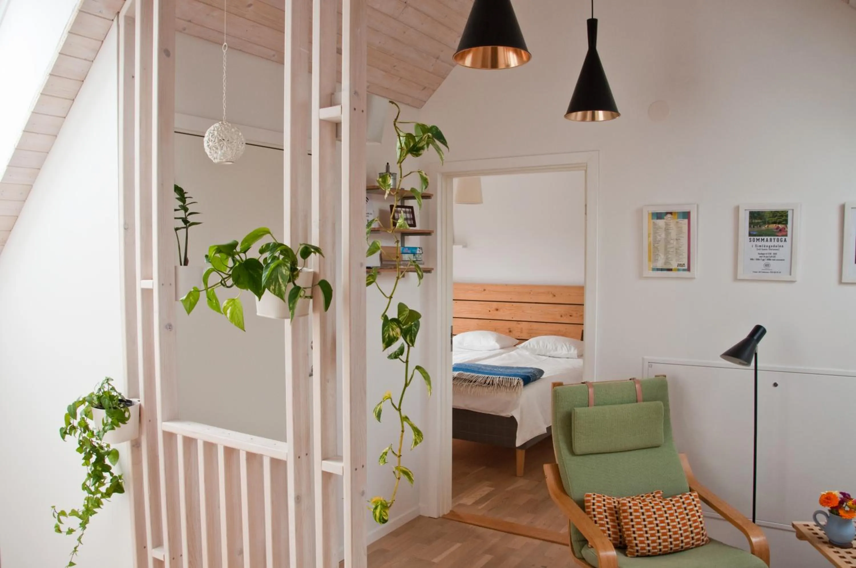 Property building, Bed in Escape to PaulssonPaleo