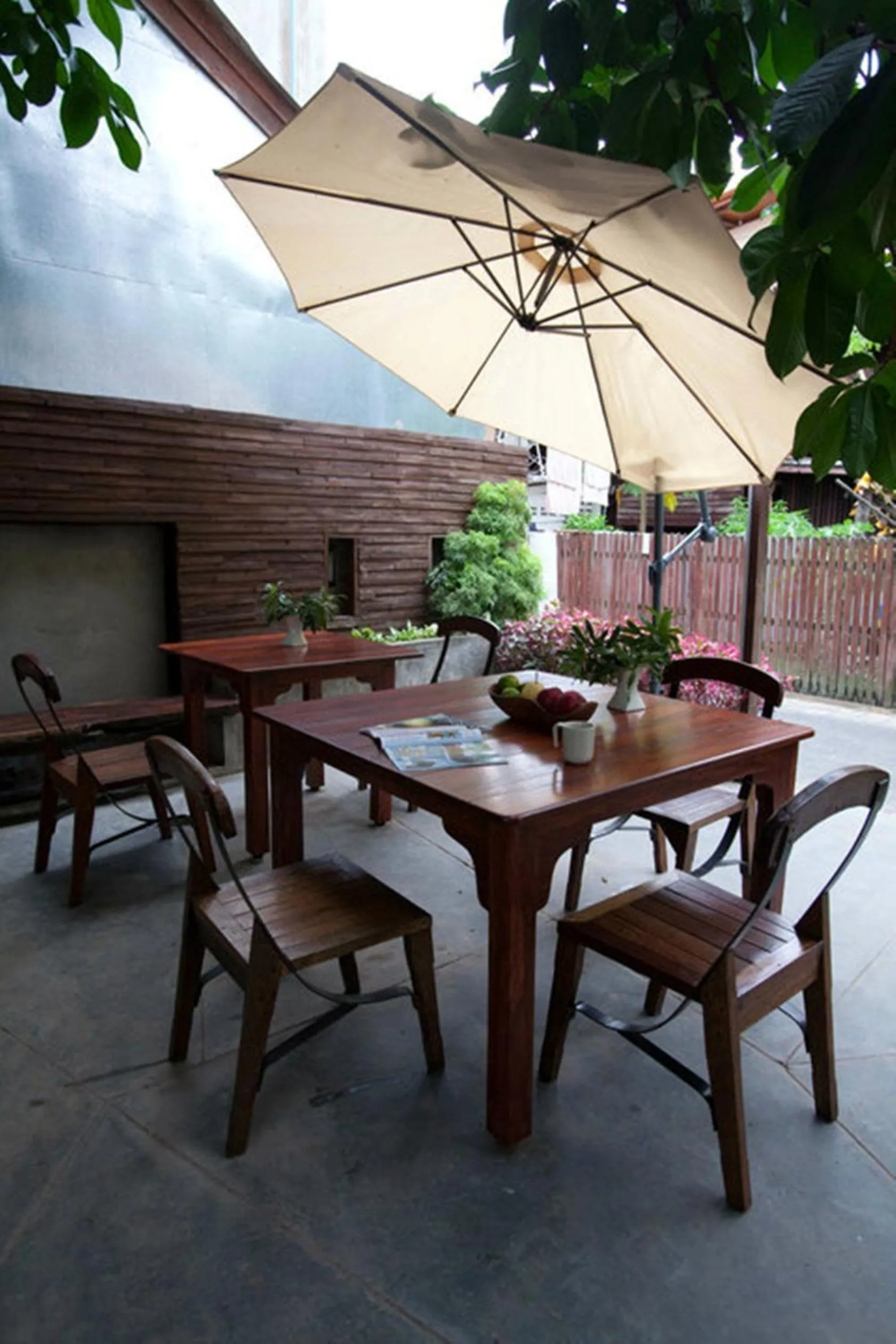 Restaurant/places to eat in Yindee Stylish Guesthouse