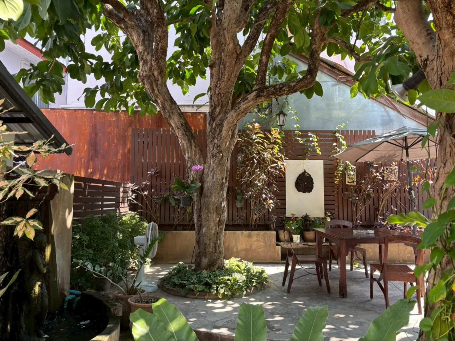 Garden in Yindee Stylish Guesthouse