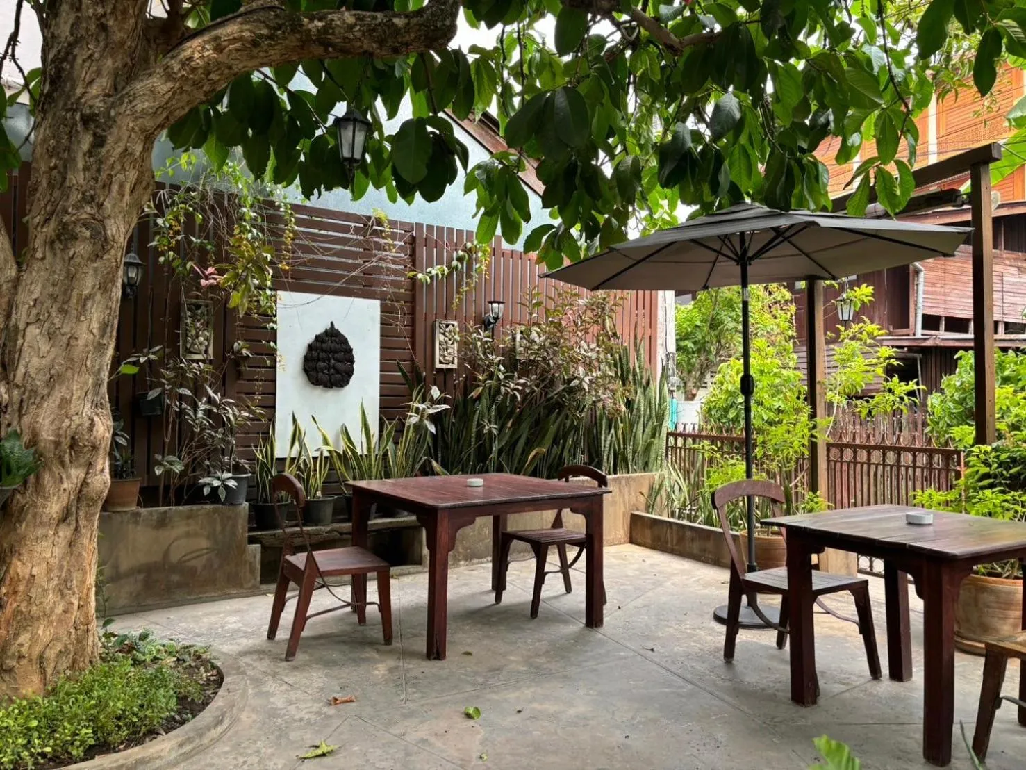 Garden in Yindee Stylish Guesthouse