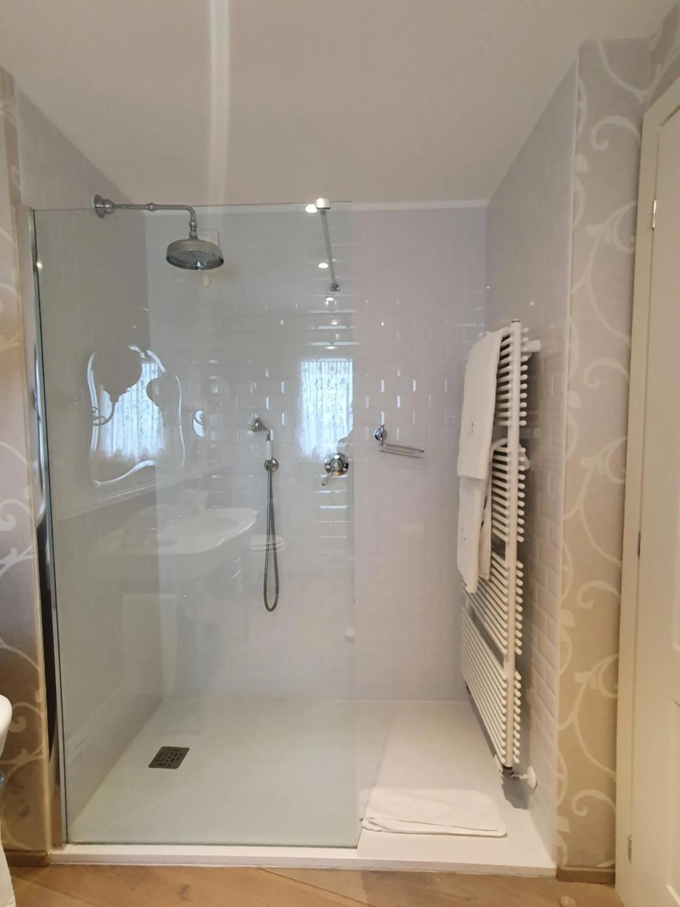 Shower in Colonìa Resort