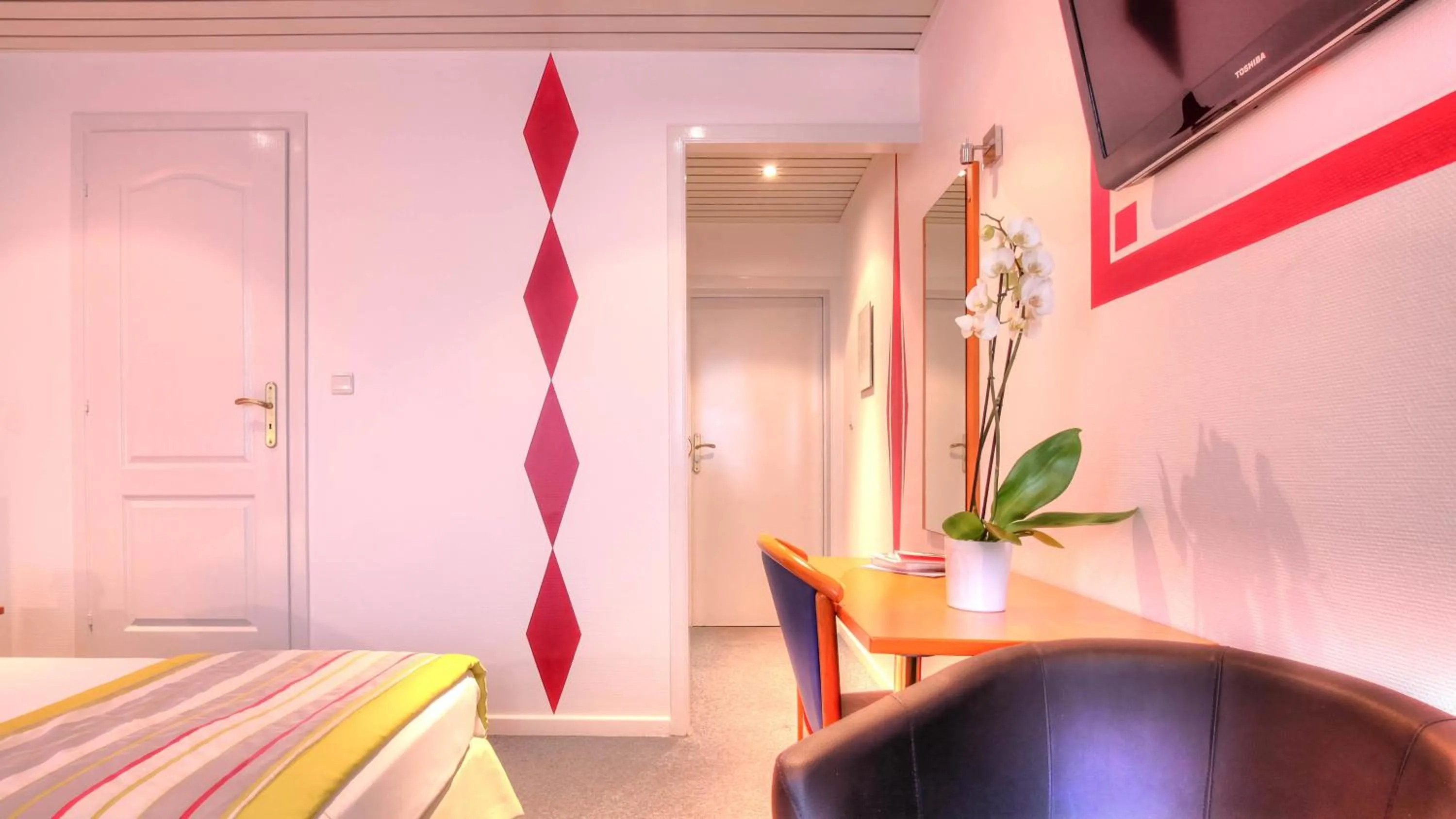 TV and multimedia, Bed in Hotel Le Terminus