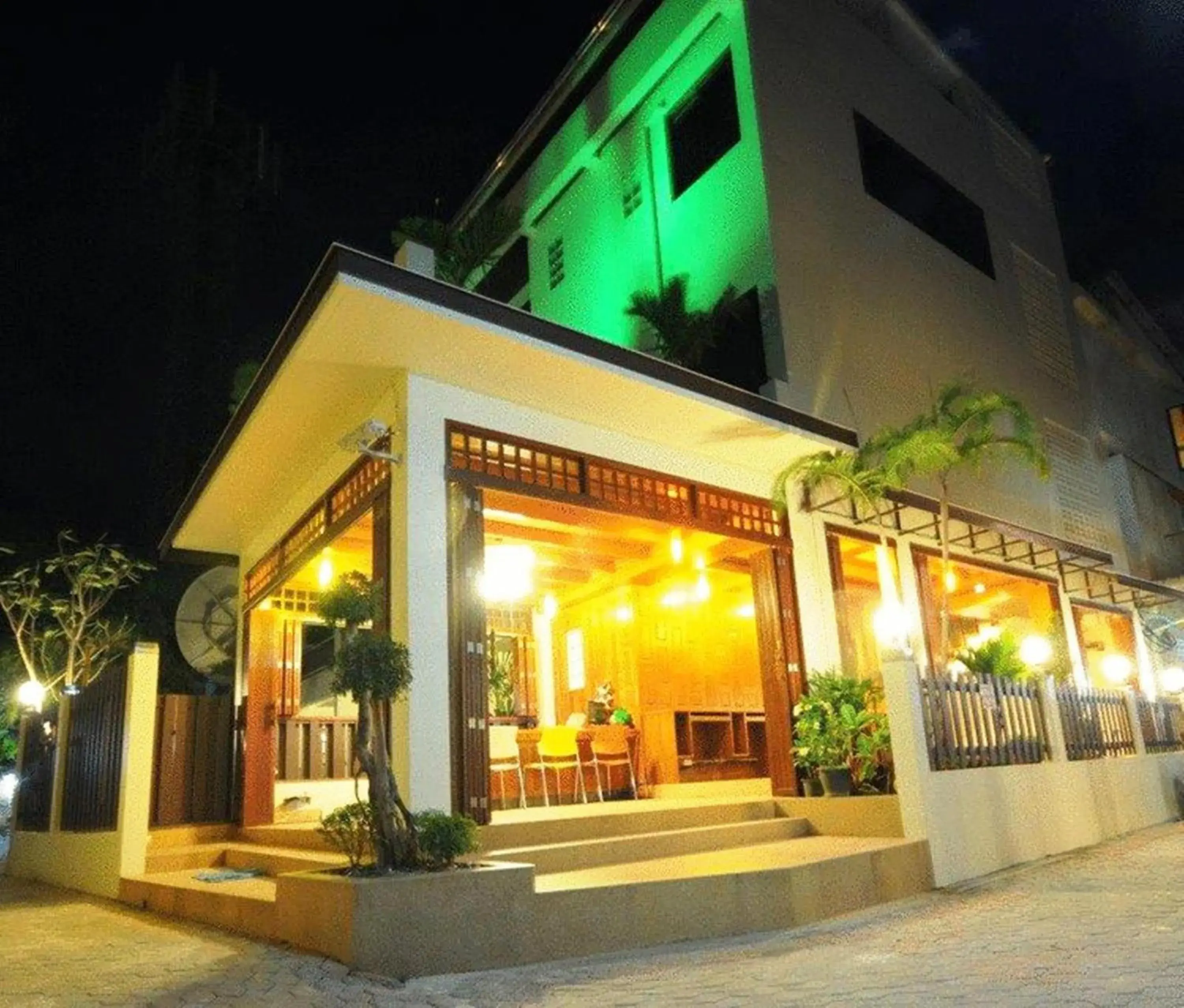 Facade/entrance in JJ Residence Facade/entrance in JJ Residence