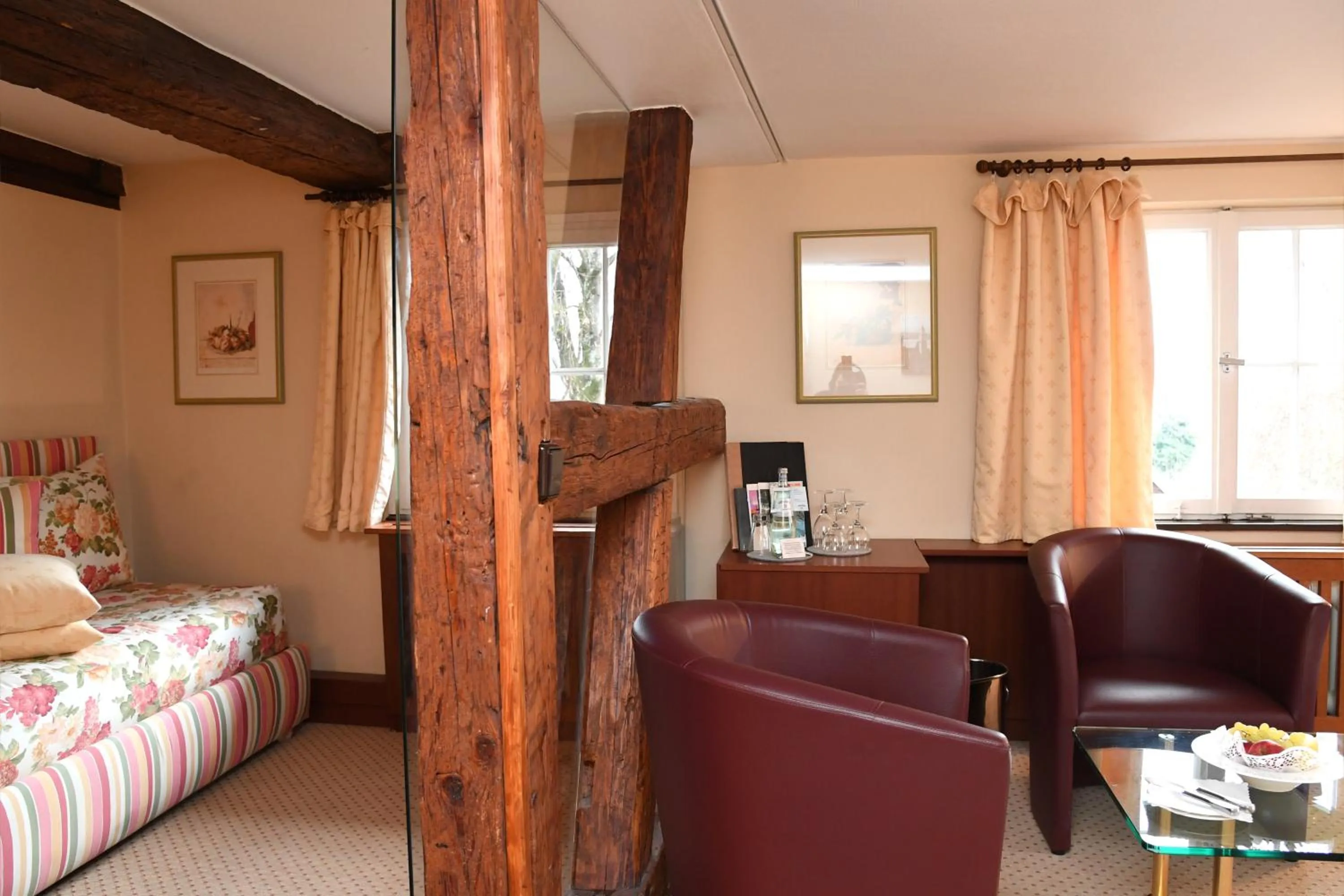 Property building, Bed in Romantik Hotel Johanniter-Kreuz