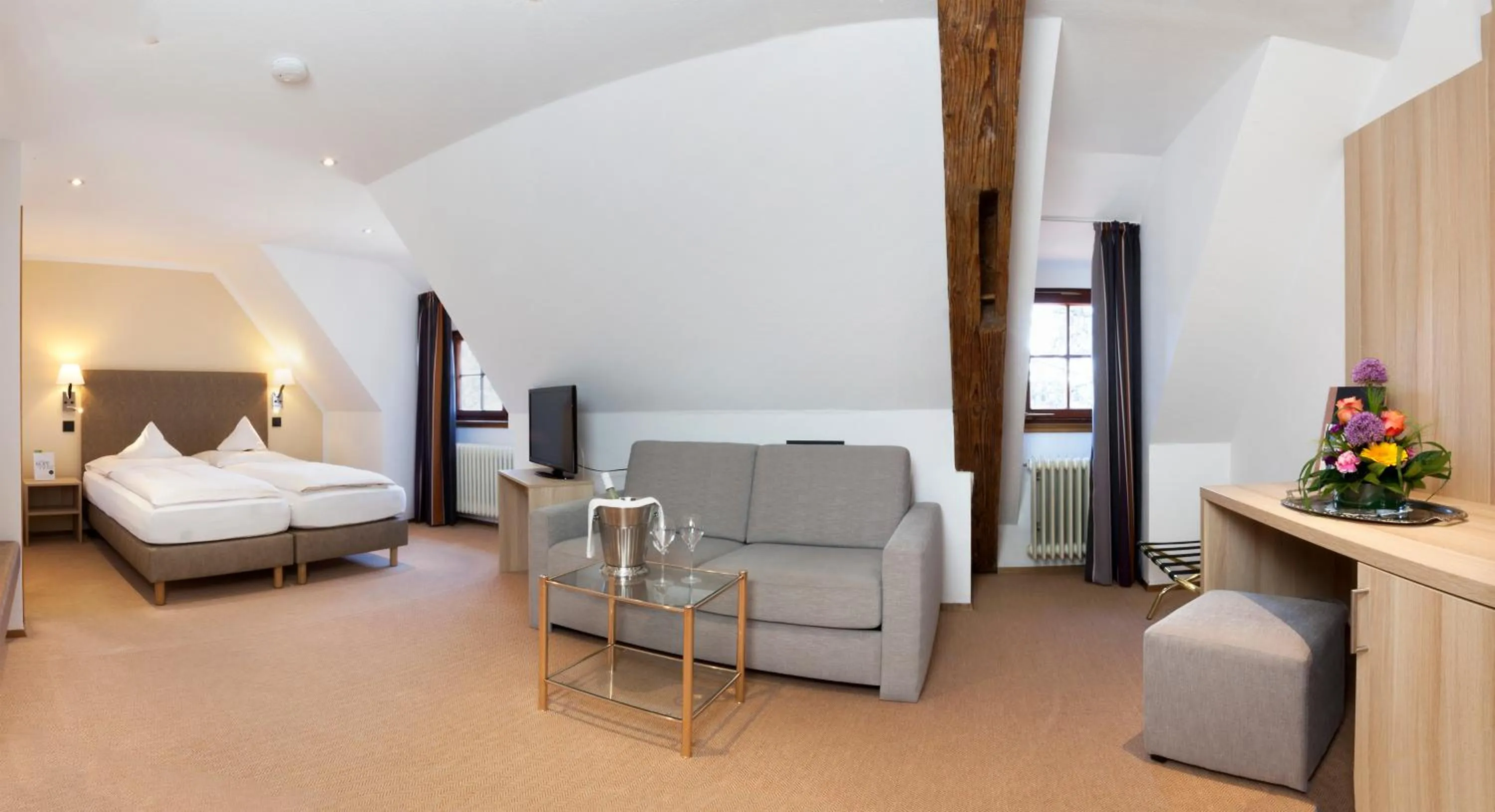 Seating area, Bed in Romantik Hotel Johanniter-Kreuz