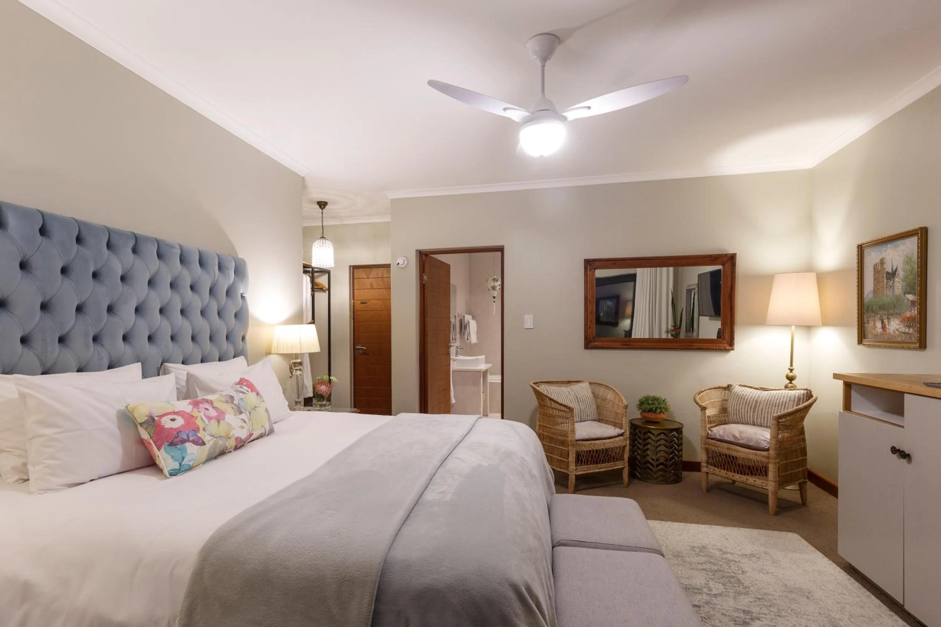 Bedroom, Bed in Le Mahi Guest House