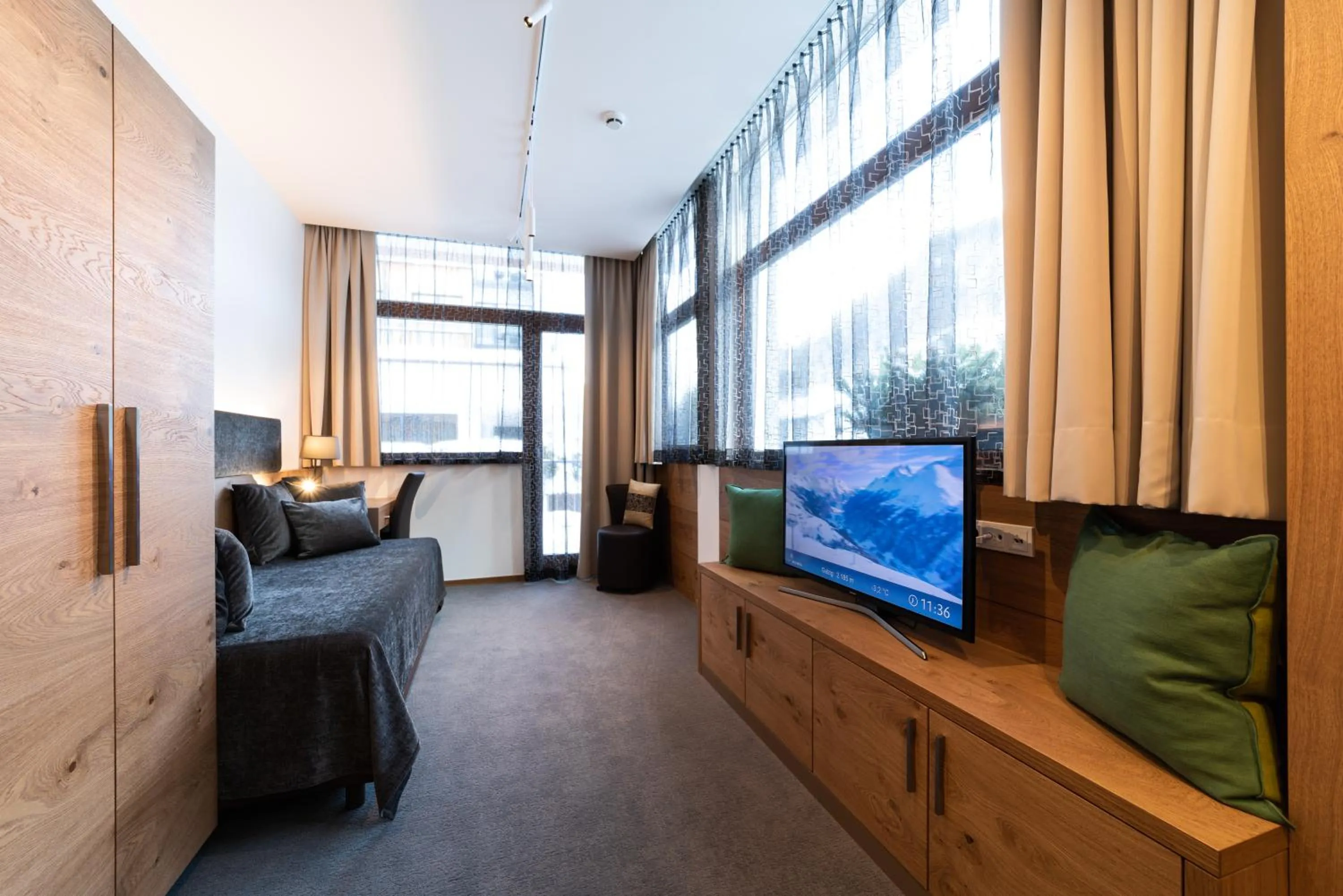 TV and multimedia, Bed in Hotel Rundeck