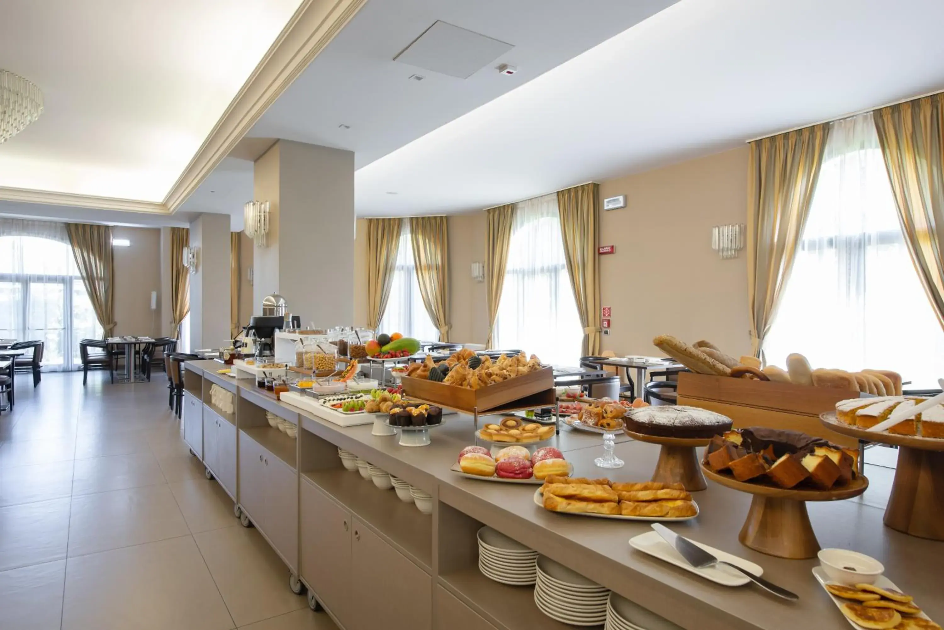 Breakfast in Maranello Palace Breakfast in Maranello Palace