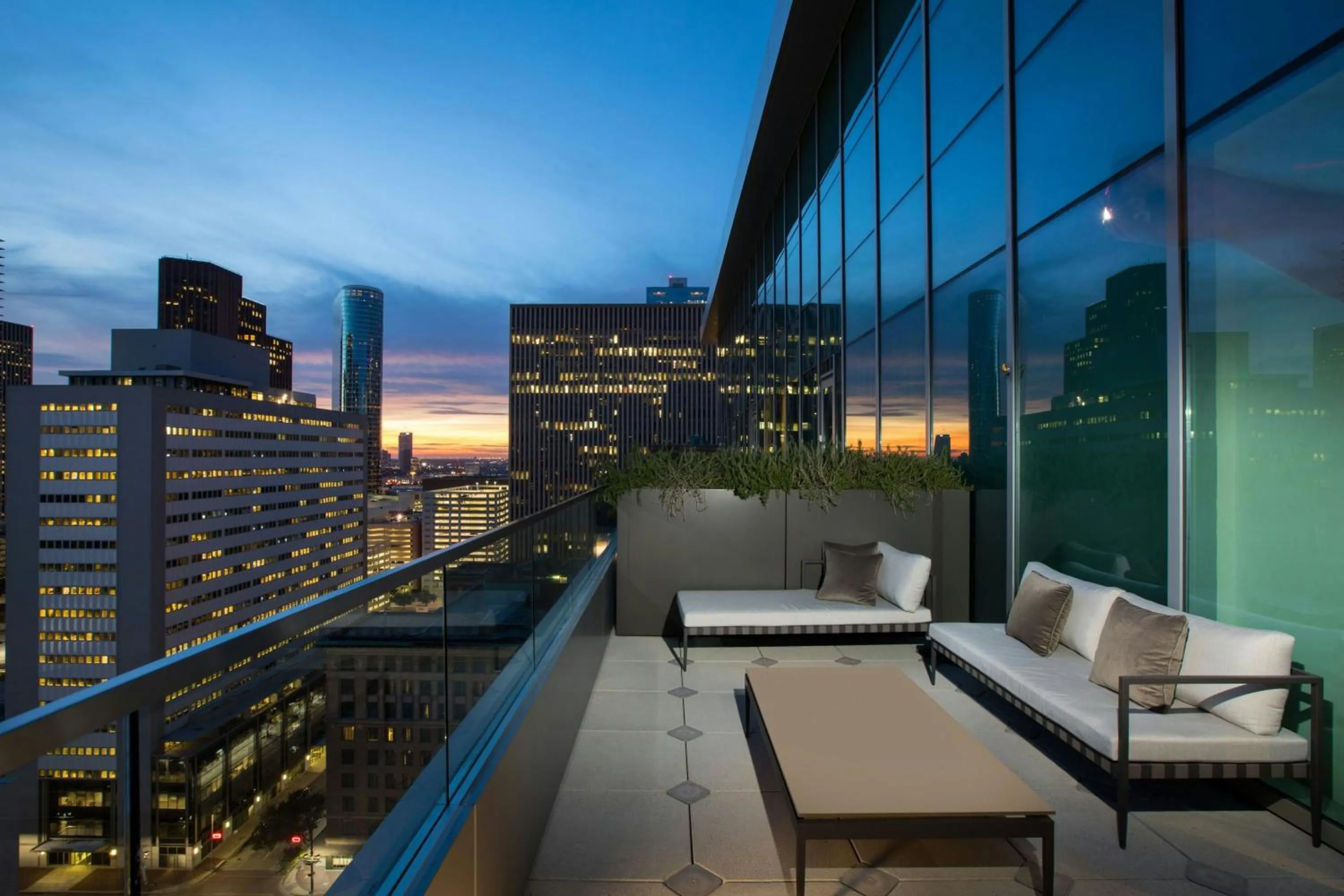 Photo of the whole room in The Laura Hotel, Houston Downtown, Autograph Collection