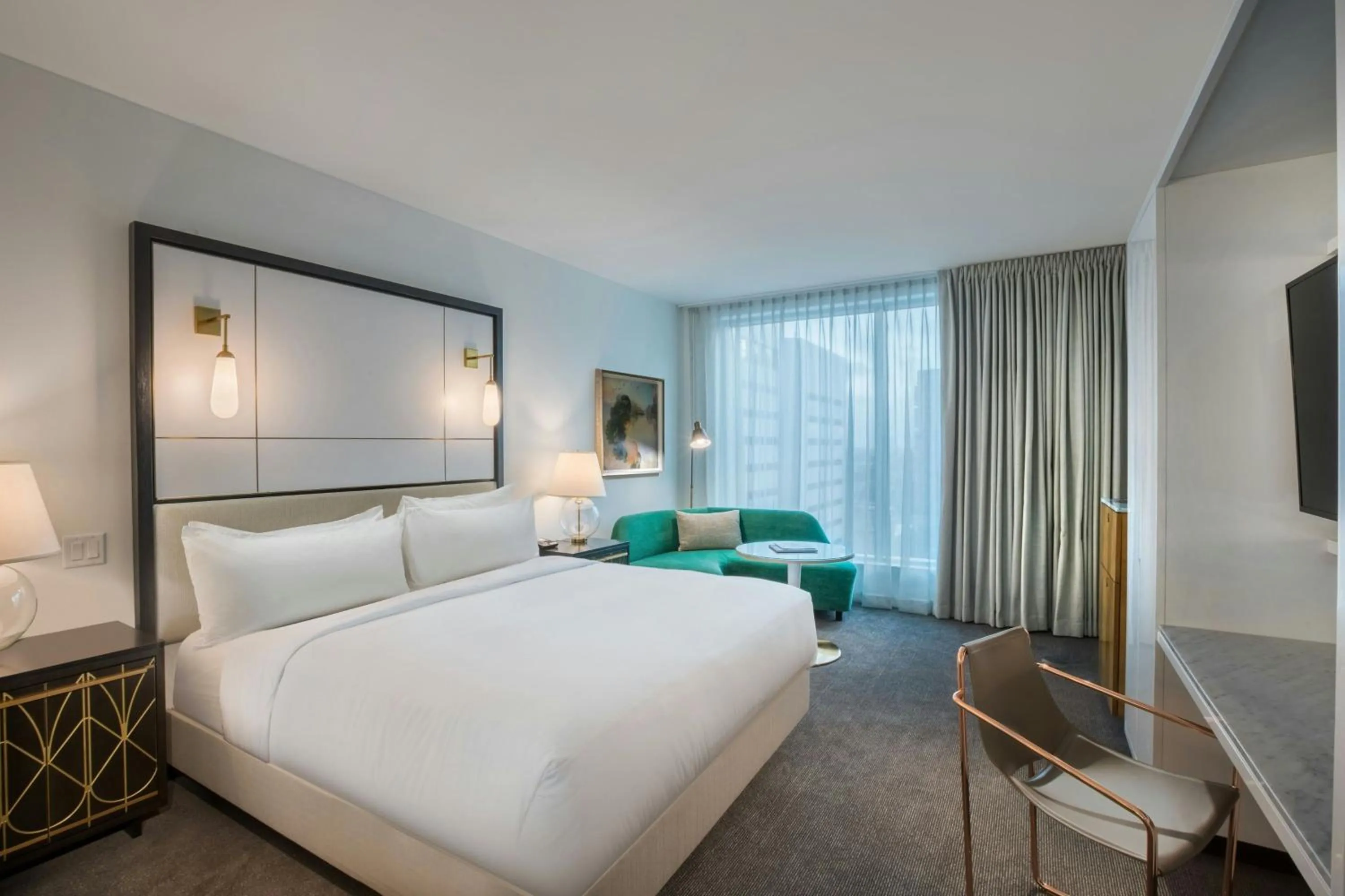 Photo of the whole room, Bed in The Laura Hotel, Houston Downtown, Autograph Collection