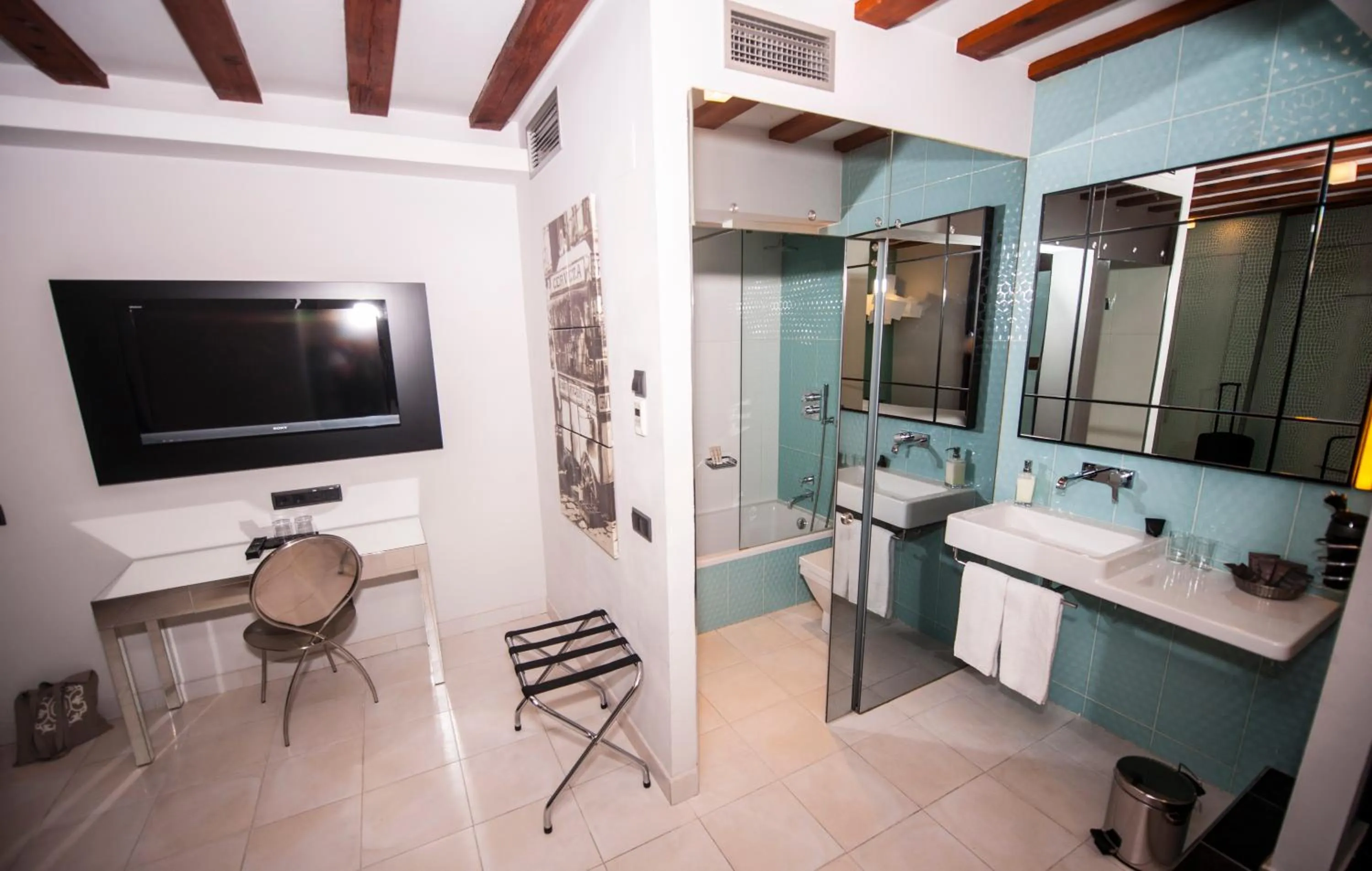 Photo of the whole room in Posada del León de Oro Boutique Hotel