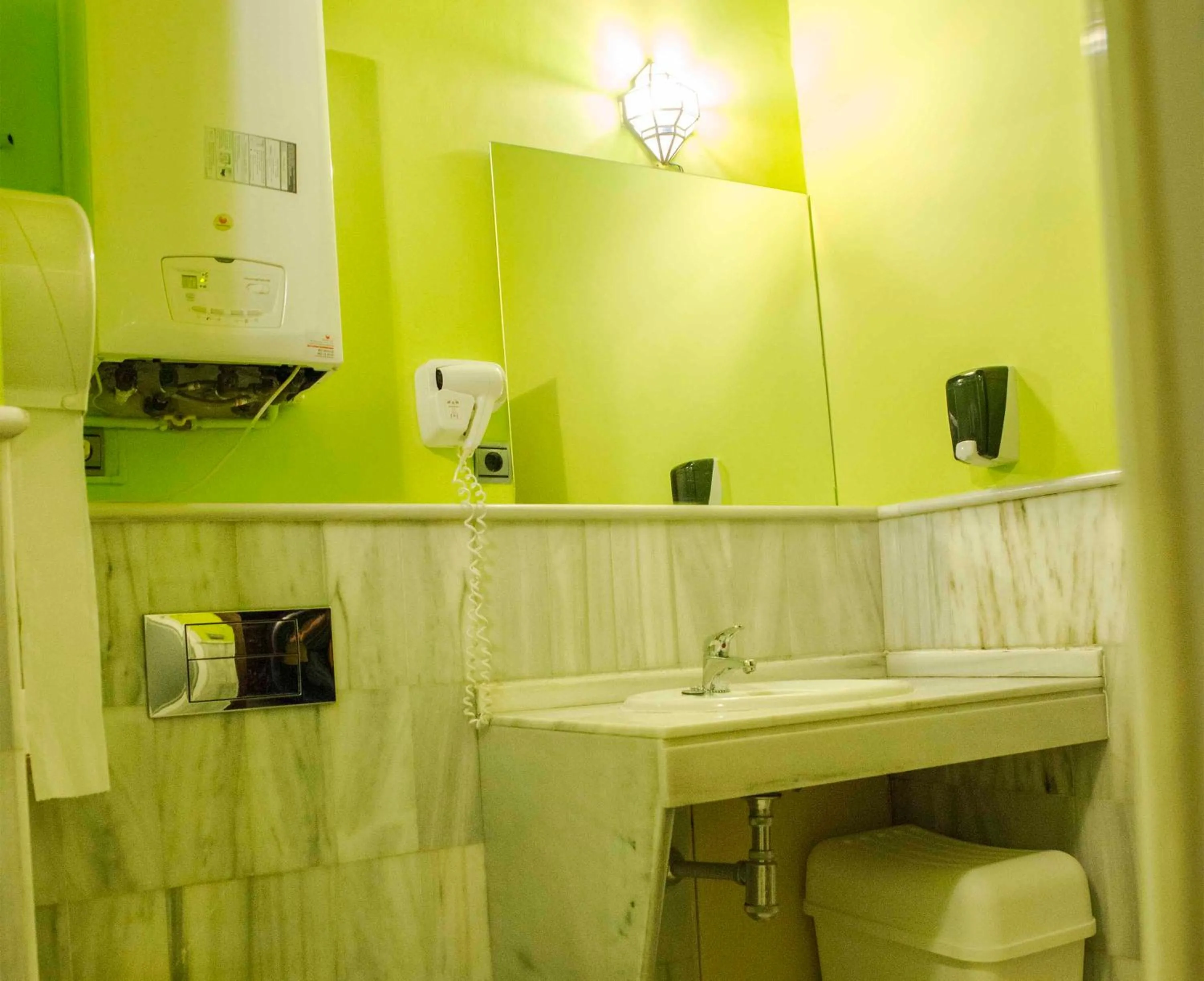 Bathroom in White Nest Hostel