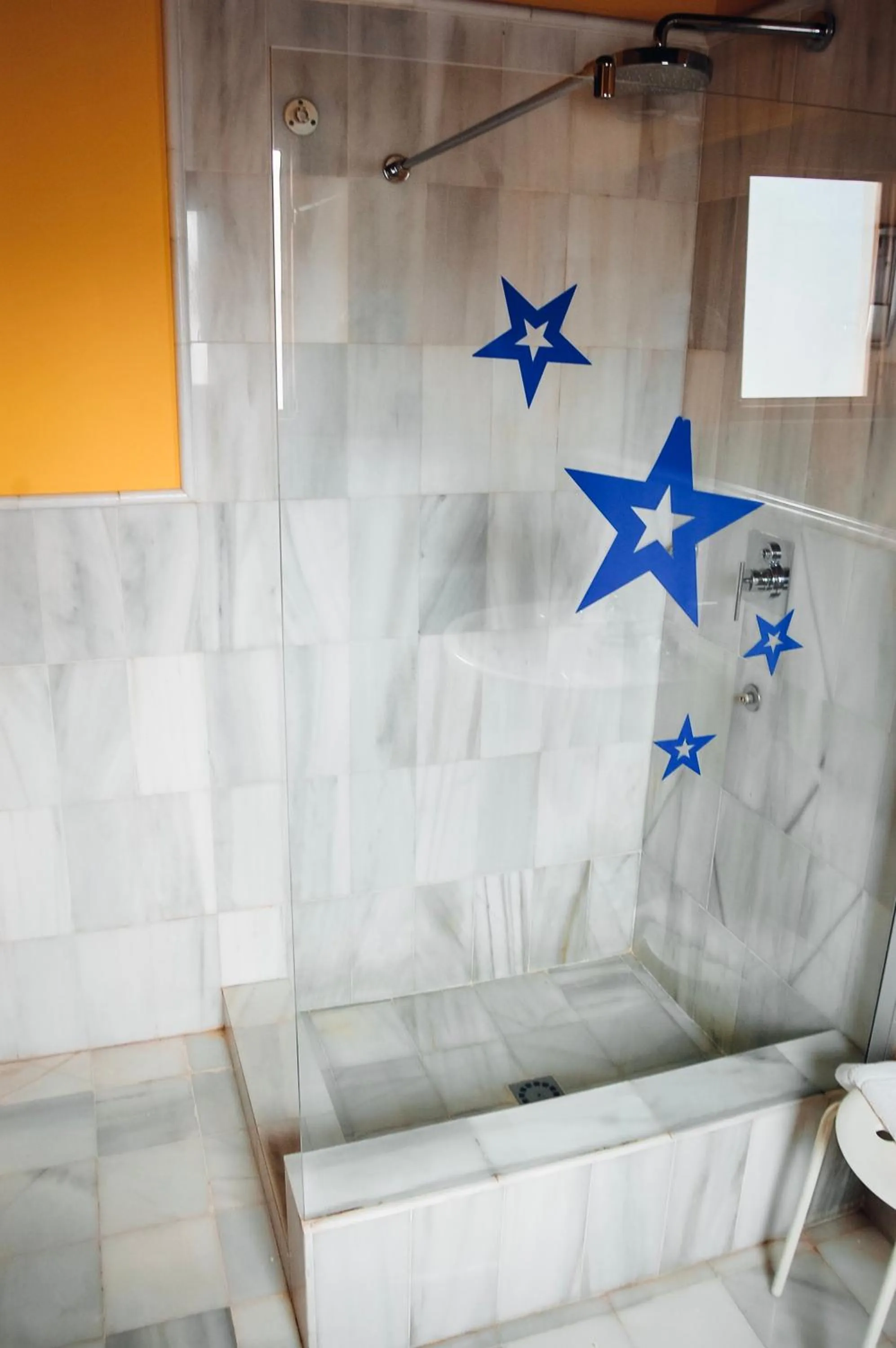 Shower in White Nest Hostel