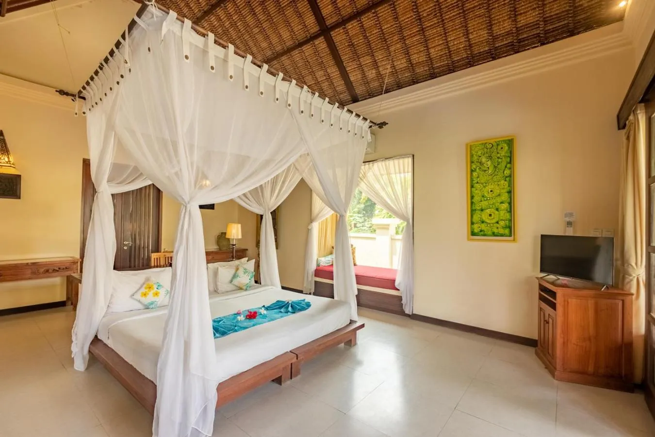 TV and multimedia, Bed in Amertha Bali Villas