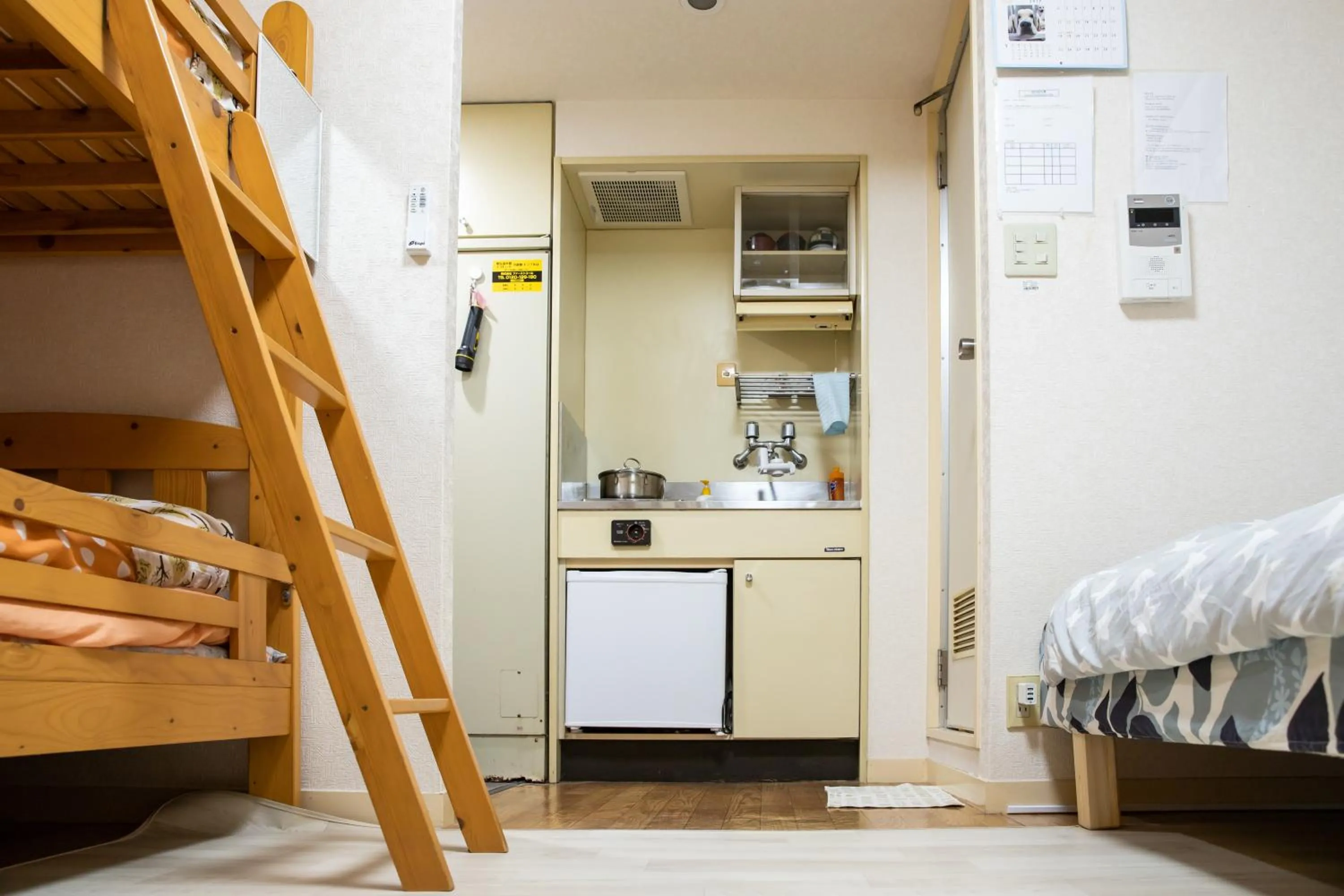 Kitchen or kitchenette, Bed in Cocone house Ohoripark