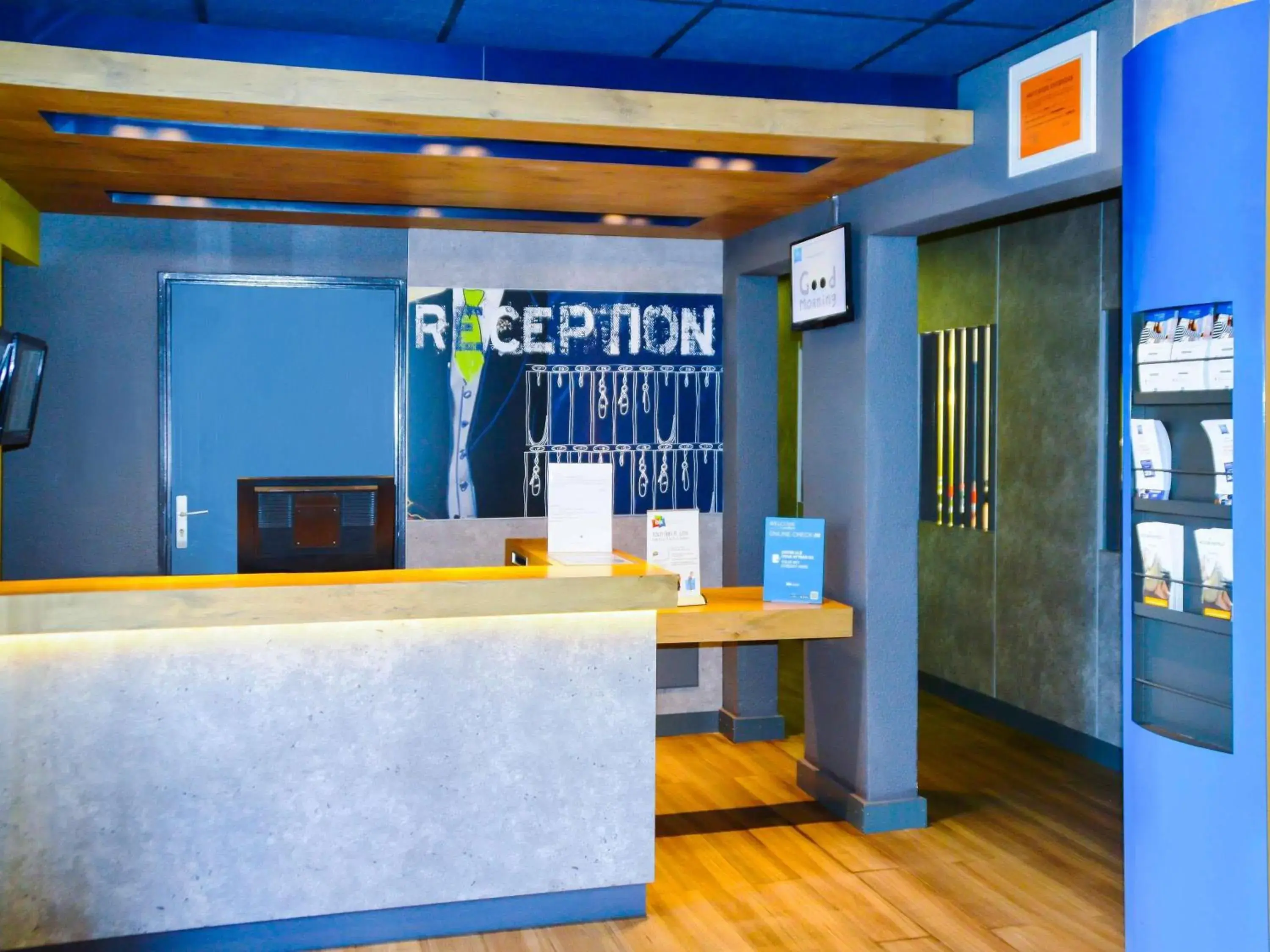 Property building in Ibis Budget Hyères Property building in Ibis Budget Hyères