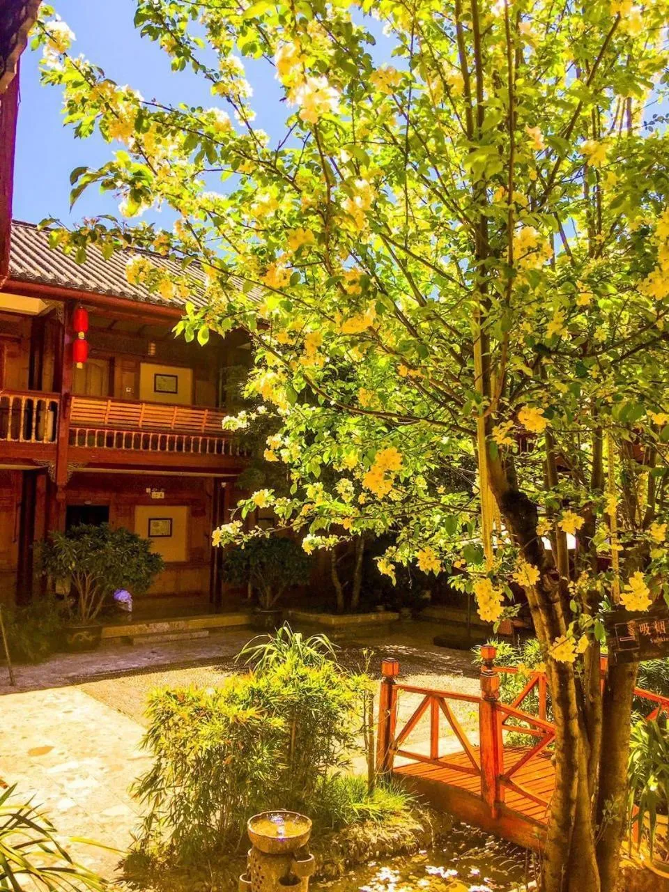 Lijiang Wangfu Hotel