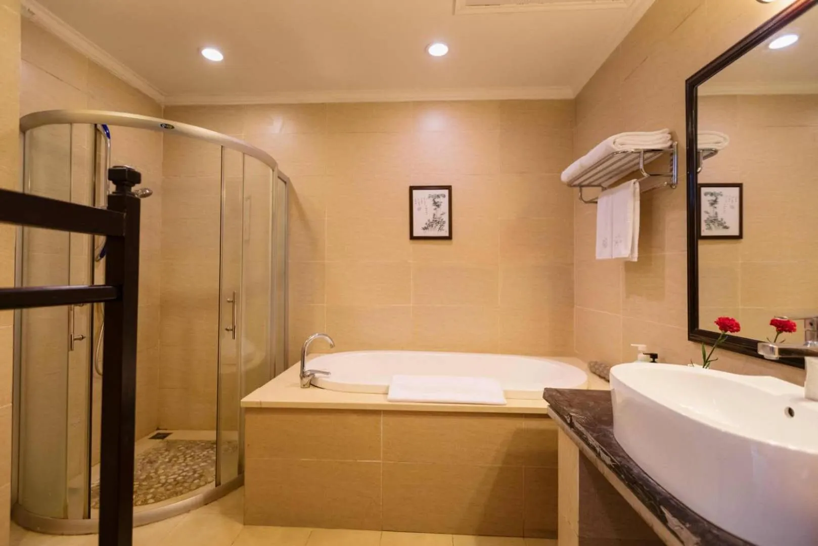 Toilet in Lijiang Wangfu Hotel