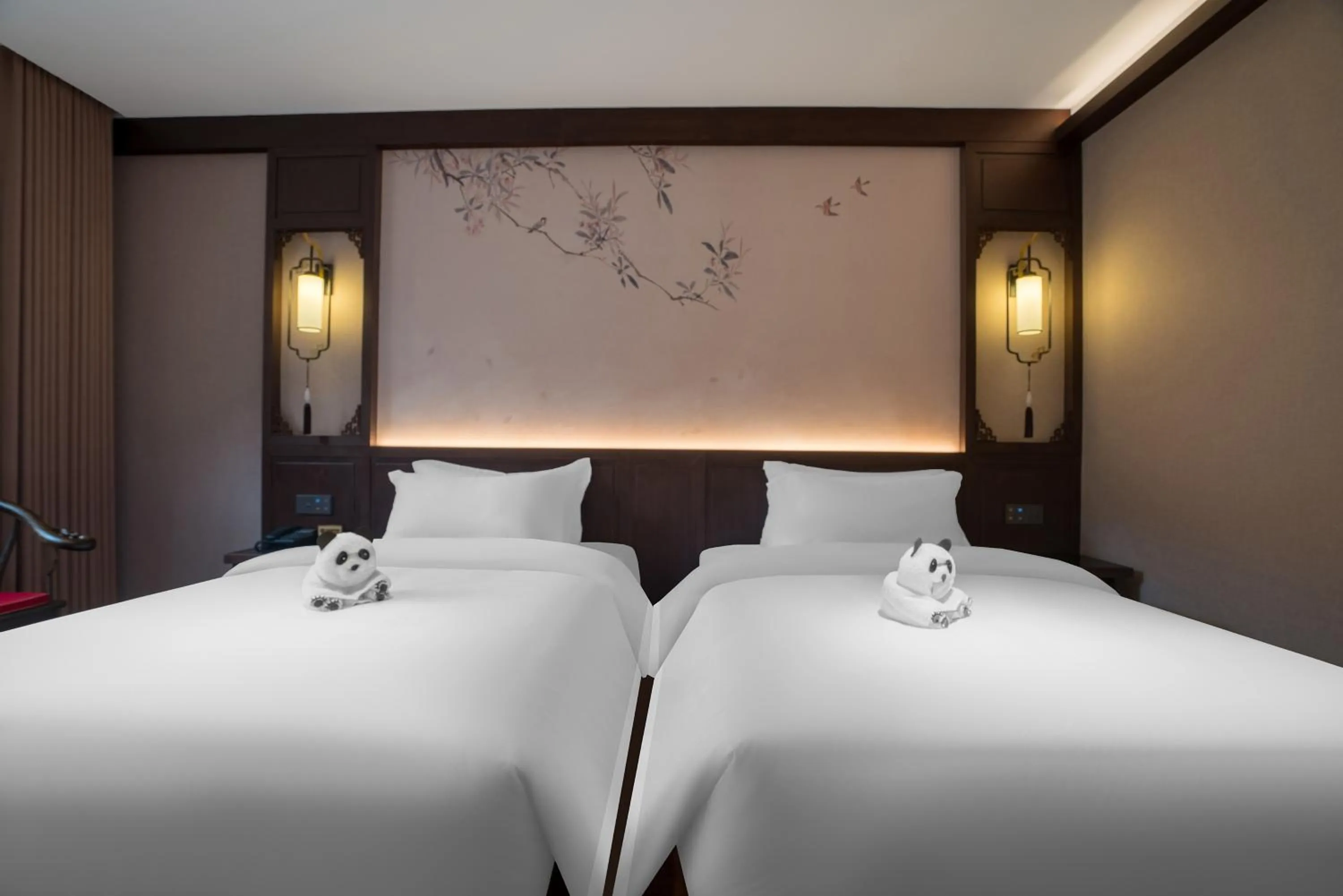 Bed in Lijiang Wangfu Hotel