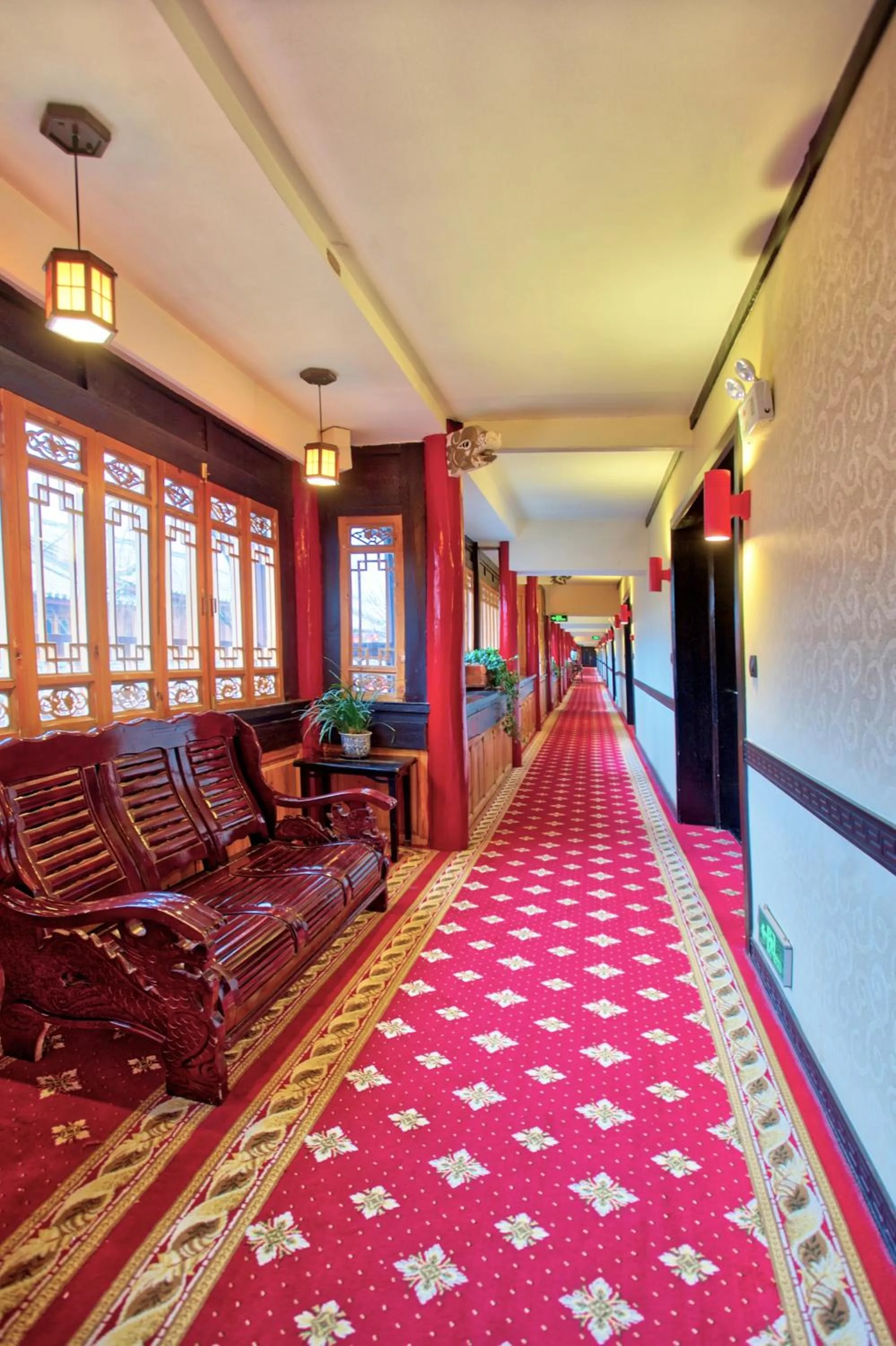 Lijiang Wangfu Hotel