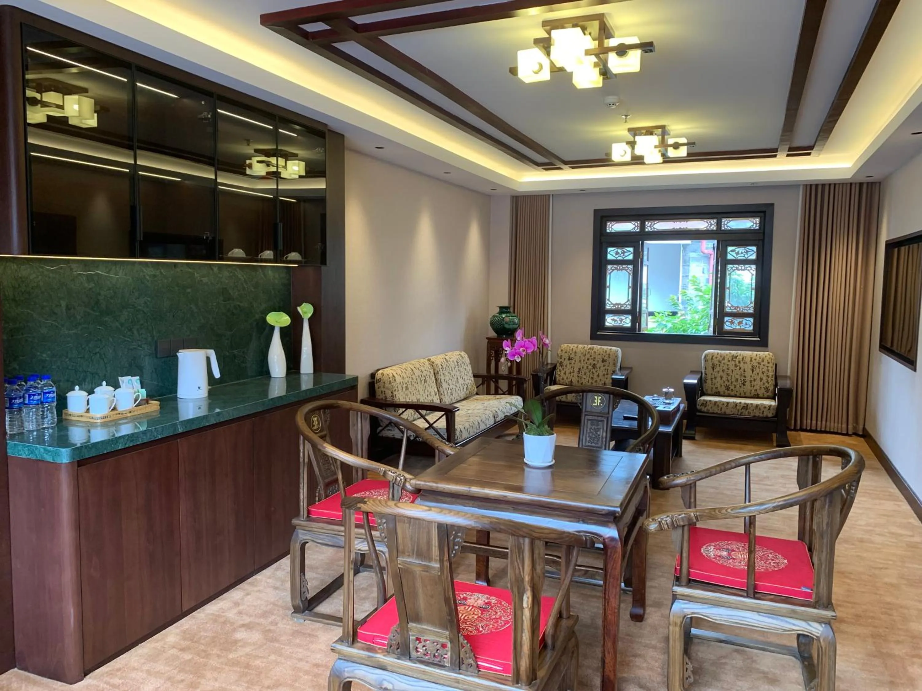 Lijiang Wangfu Hotel