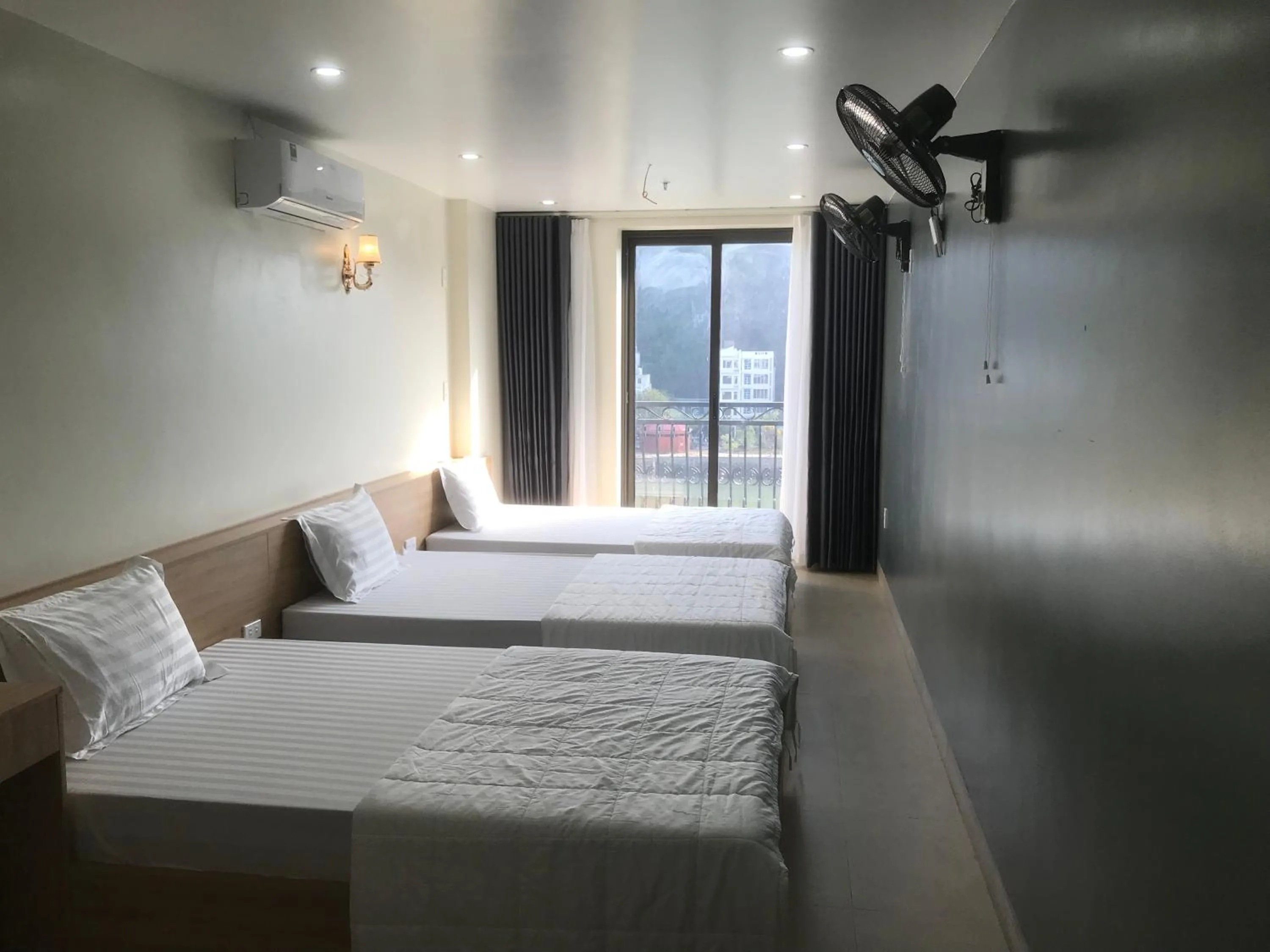Bedroom, Bed in Sea Balcony Hotel